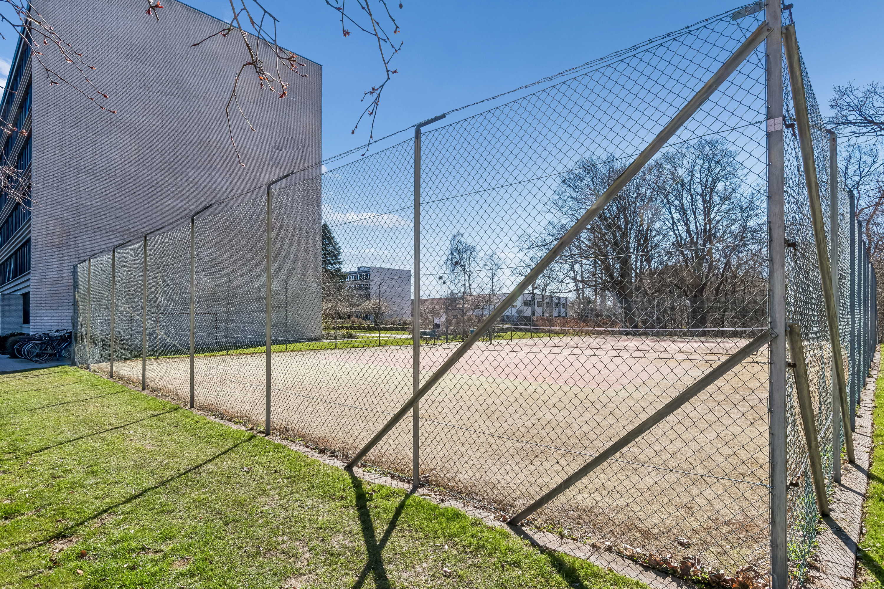 Fremhævet gårdmiljø billede i fuldskærmstilstand. Billede af Bredebovej 27, st.. mf., 2800 Kongens Lyngby