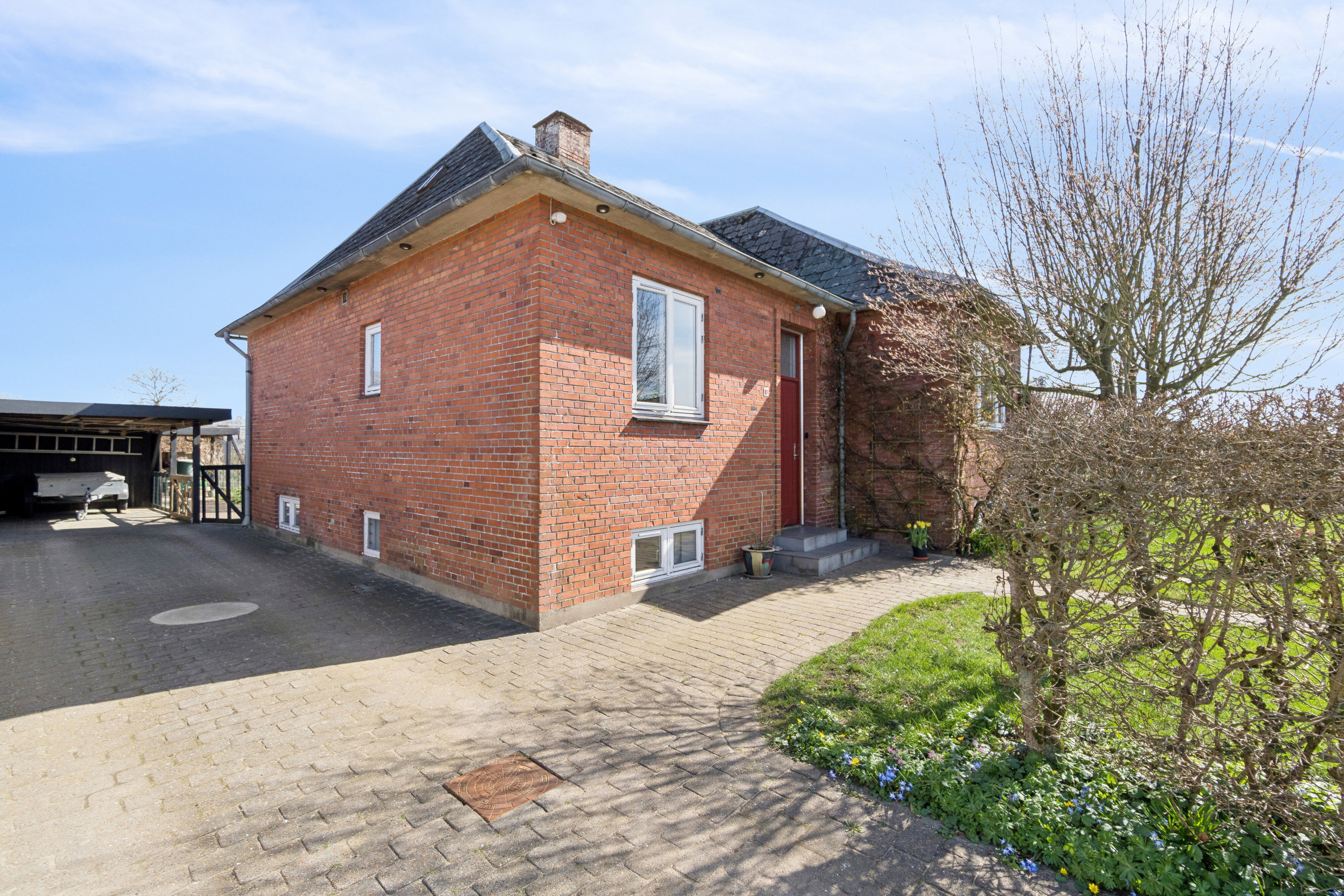 Miniaturebillede 2: set fra haven. Billede af Præstevænget 10, 6040 Egtved