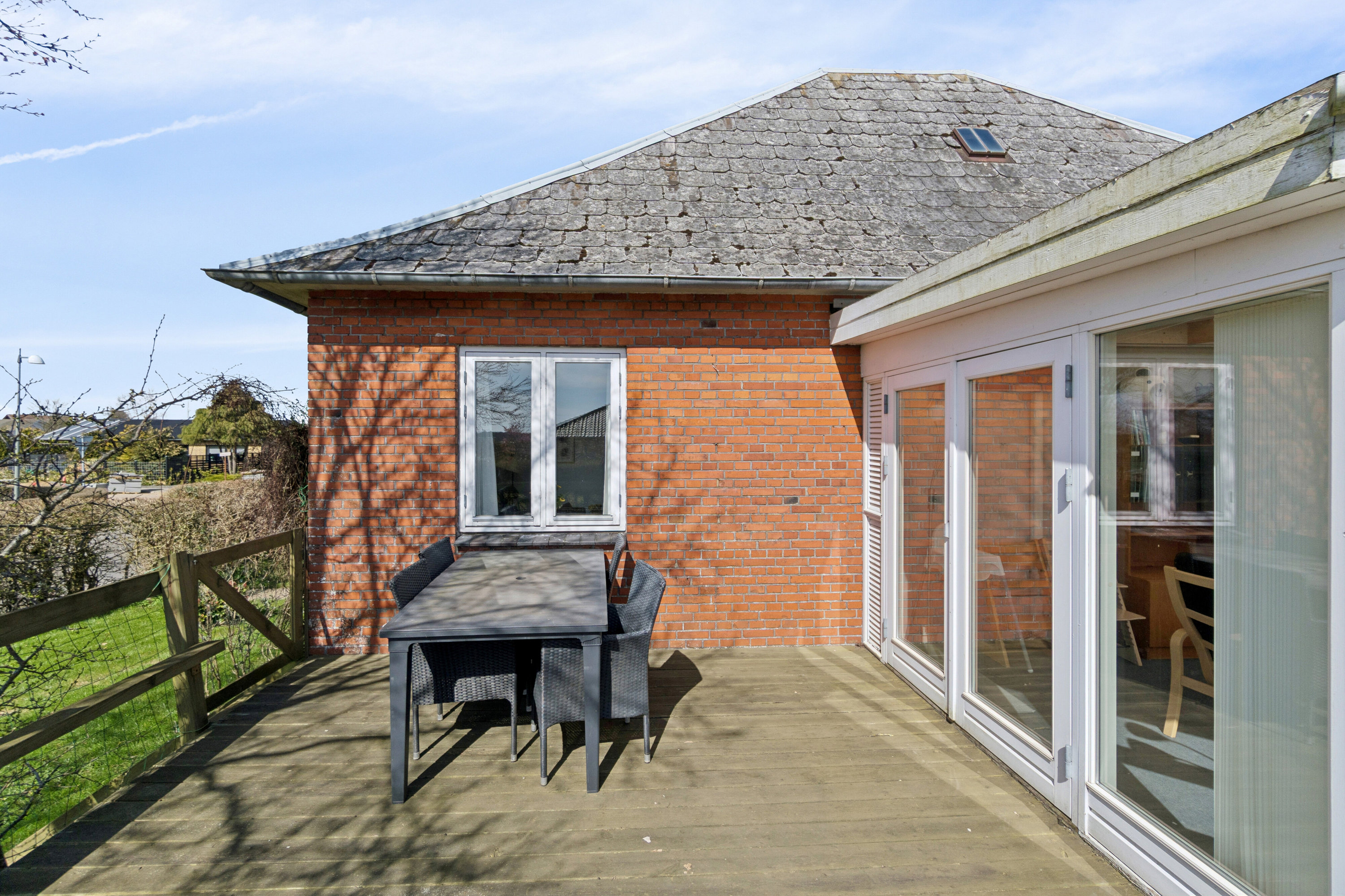 Fremhævet set fra haven billede i fuldskærmstilstand. Billede af Præstevænget 10, 6040 Egtved