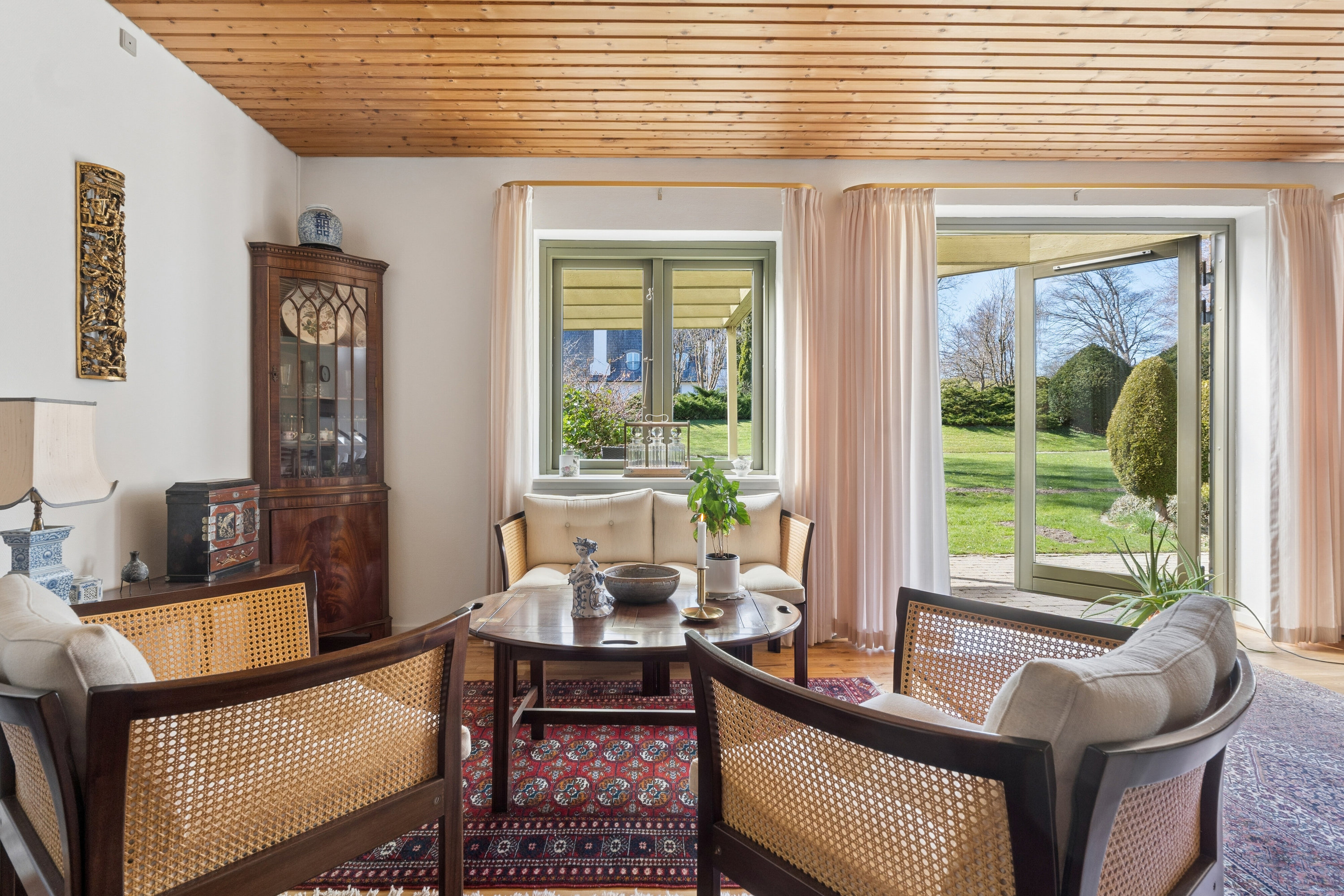 Fremhævet stue billede i fuldskærmstilstand. Billede af Sømandshvile Park 33, 2960 Rungsted Kyst