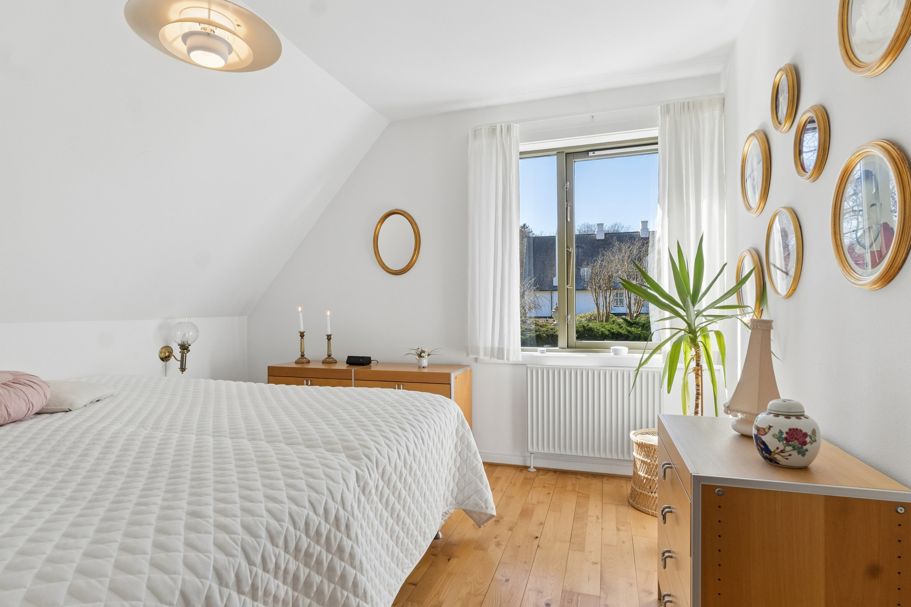 Fremhævet soveværelse billede i fuldskærmstilstand. Billede af Sømandshvile Park 33, 2960 Rungsted Kyst