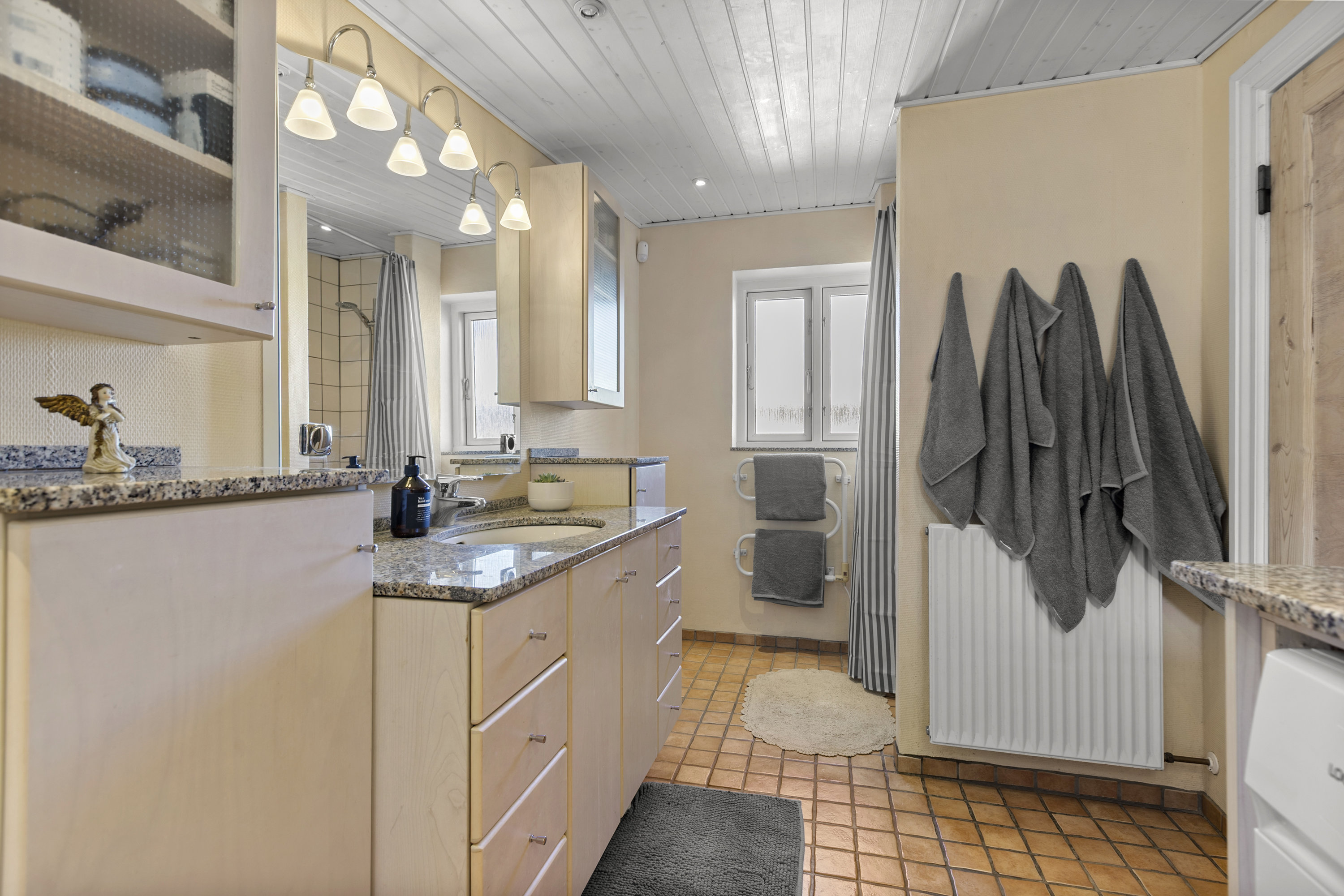 Fremhævet badeværelse billede i fuldskærmstilstand. Billede af Benløse Skel 4L, Benløse, 4100 Ringsted