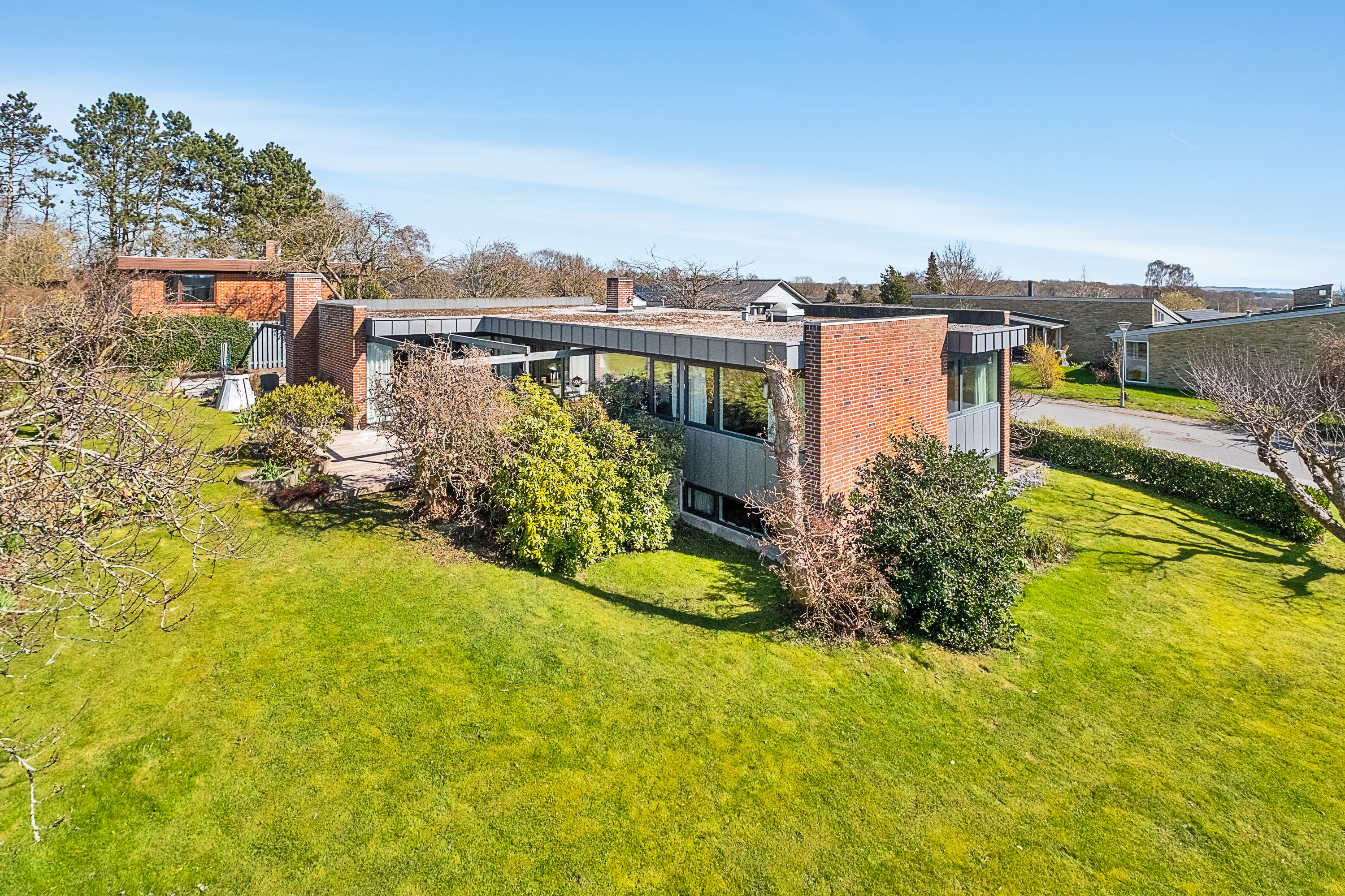 Villa: Set fra haven på Elleparken 20, 8520 Lystrup