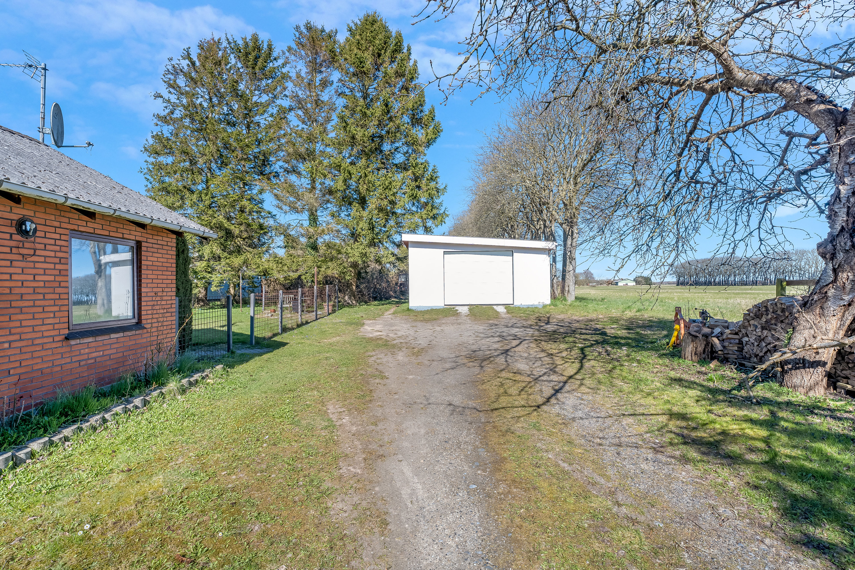 Fremhævet facade billede i fuldskærmstilstand. Billede af Bymarken 14, Nagelsti, 4891 Toreby L