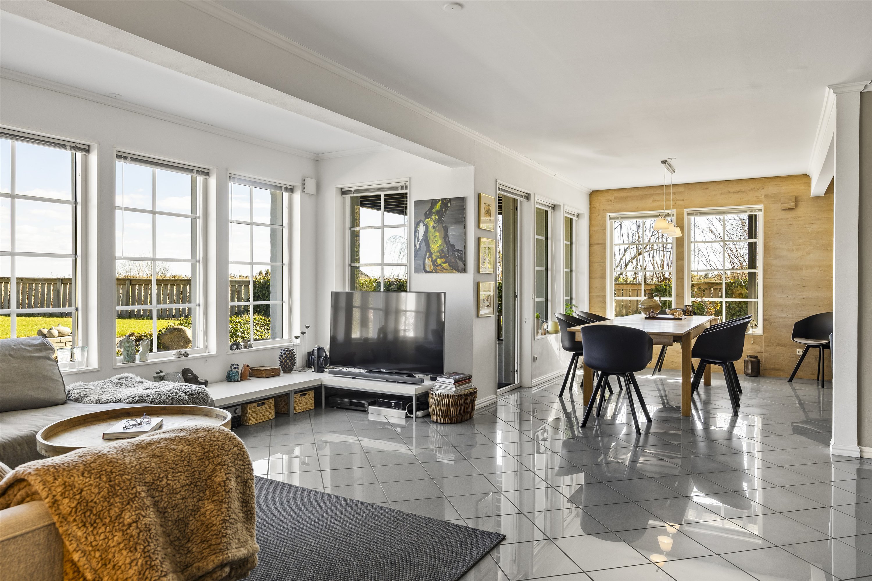 Fremhævet stue billede i fuldskærmstilstand. Billede af Stubbedamsvej 91B, 3000 Helsingør