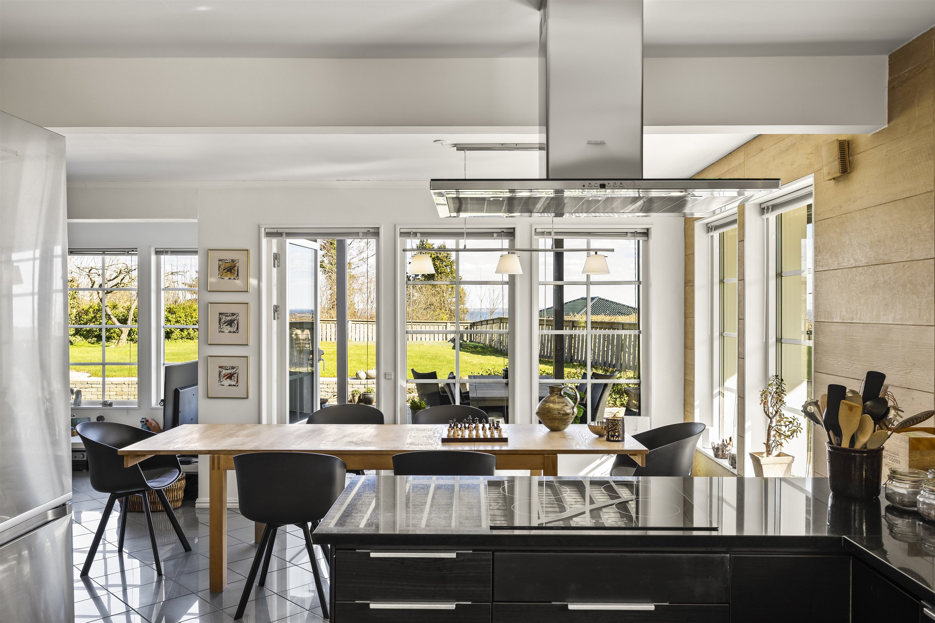 Fremhævet køkken billede i fuldskærmstilstand. Billede af Stubbedamsvej 91B, 3000 Helsingør