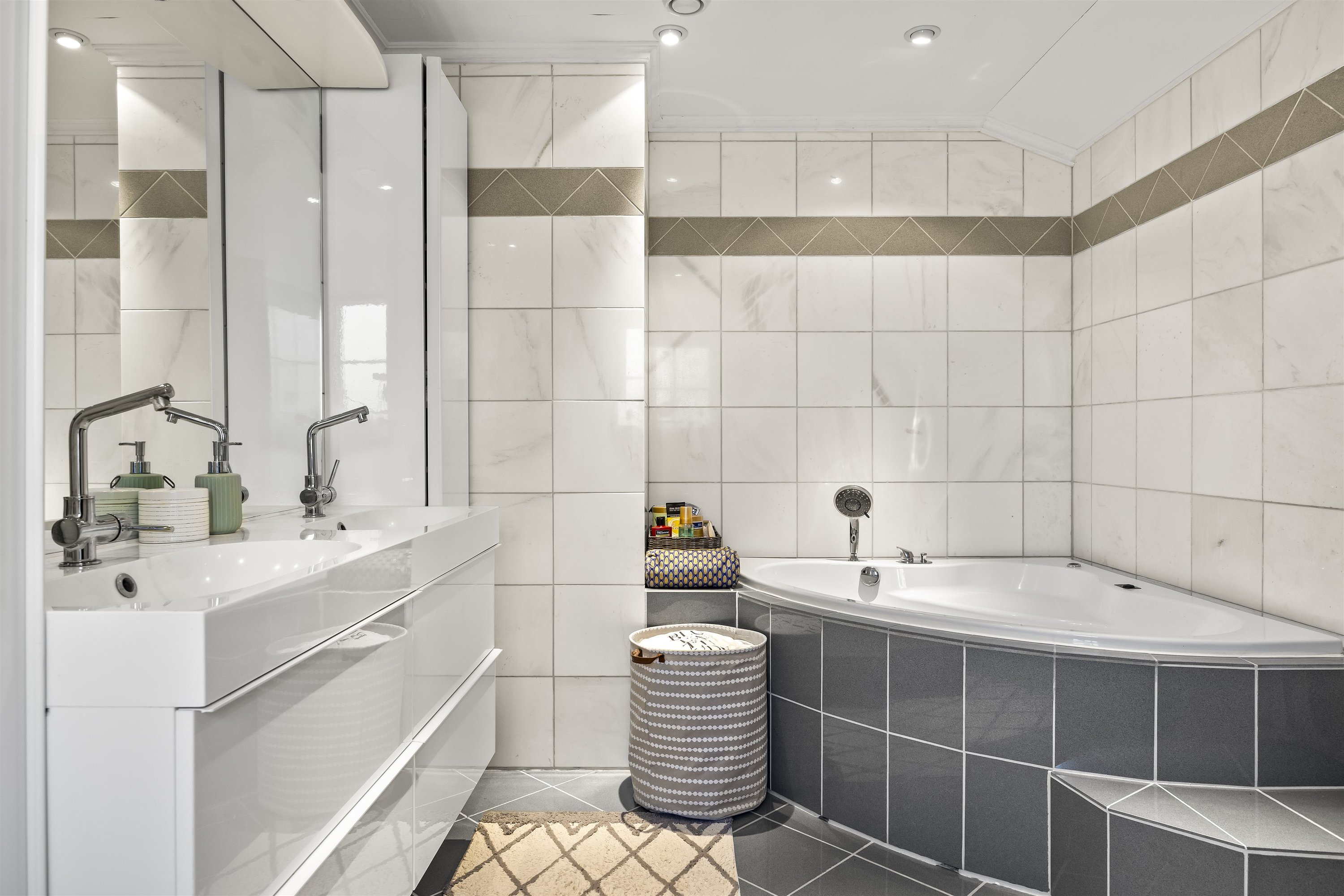 Fremhævet badeværelse billede i fuldskærmstilstand. Billede af Stubbedamsvej 91B, 3000 Helsingør