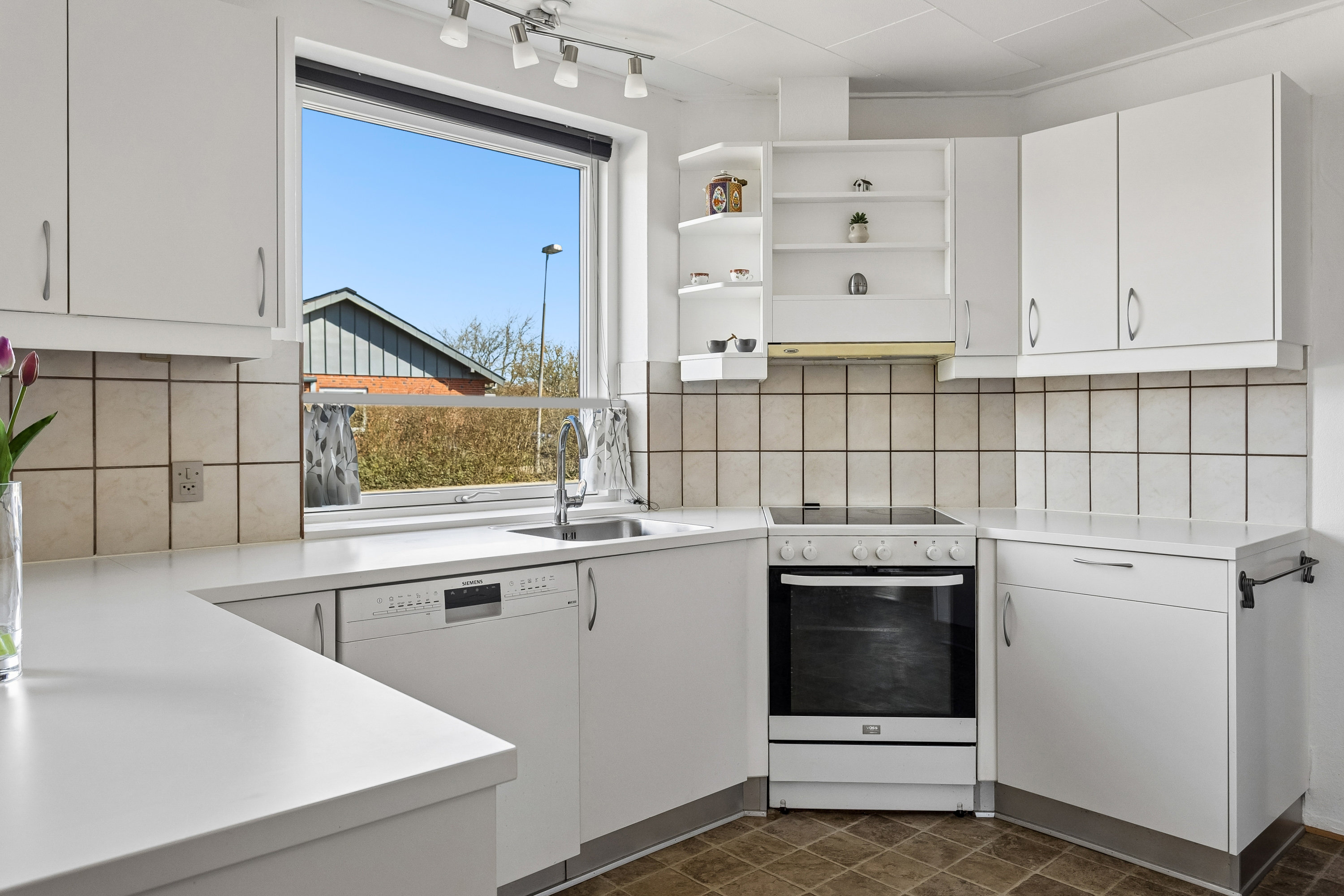 Fremhævet køkken billede i fuldskærmstilstand. Billede af Hirsevænget 10, 7500 Holstebro