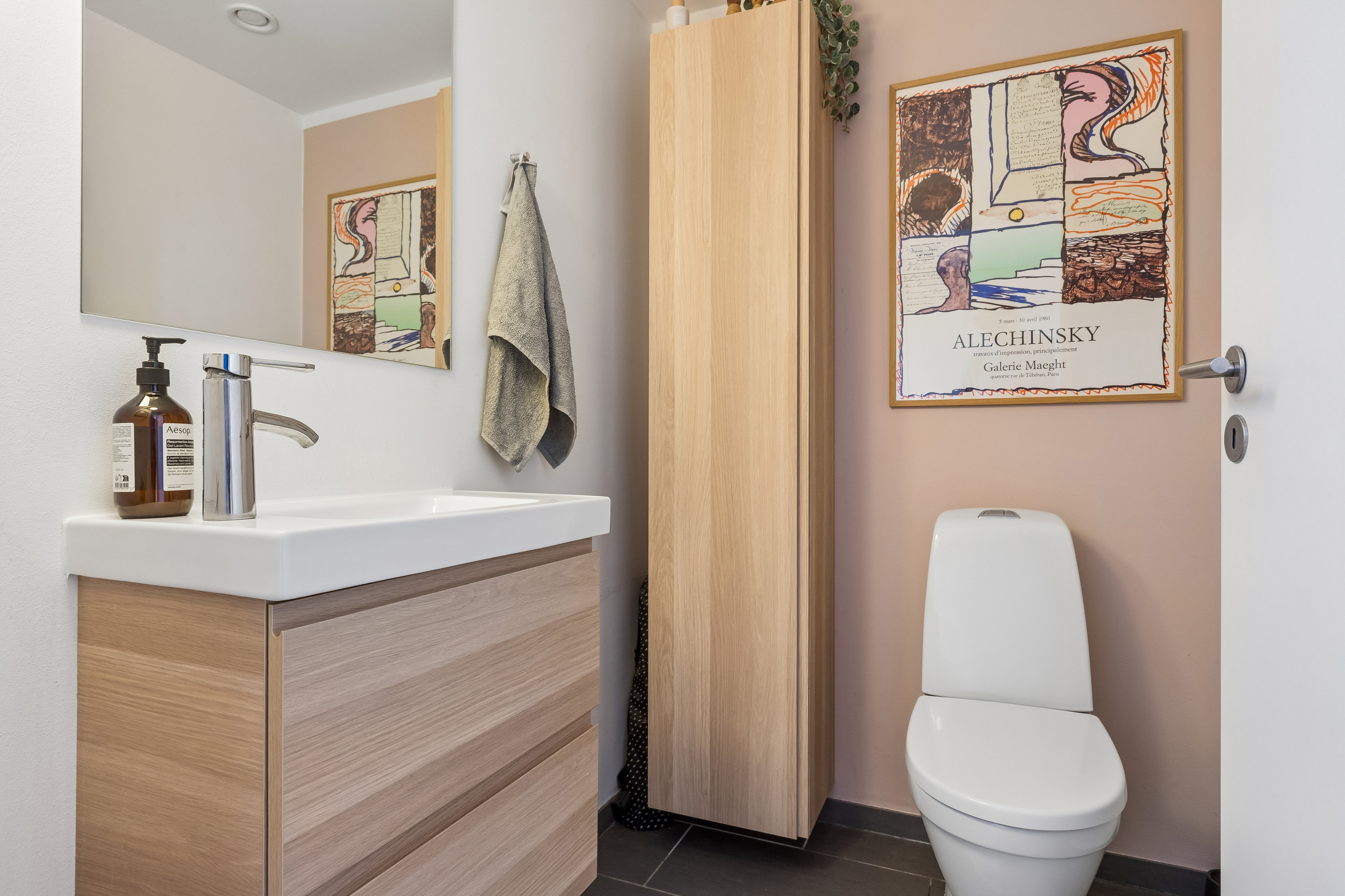 Fremhævet badeværelse billede i fuldskærmstilstand. Billede af Tom Kristensens Vej 85, 2300 København S