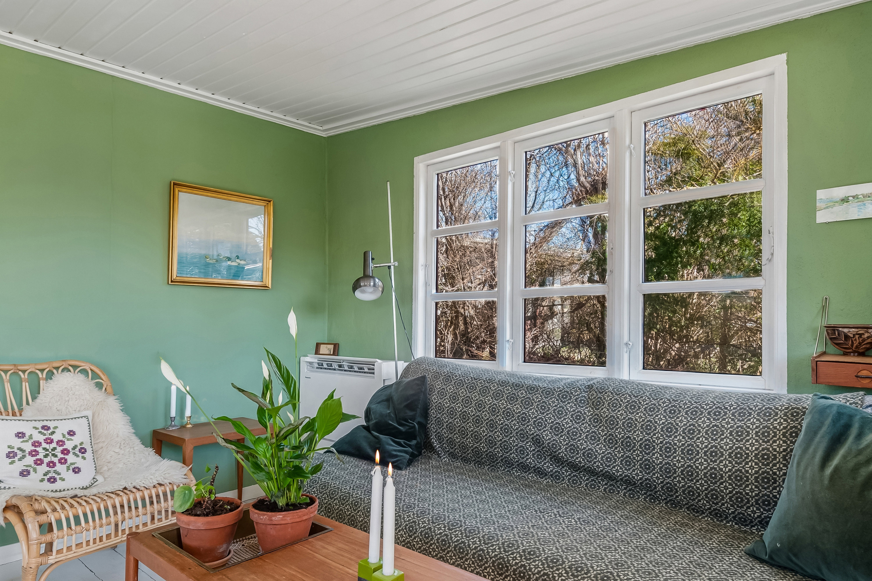 Fremhævet stue billede i fuldskærmstilstand. Billede af Lenesvej 67, Hf. Hjortespring, 2730 Herlev