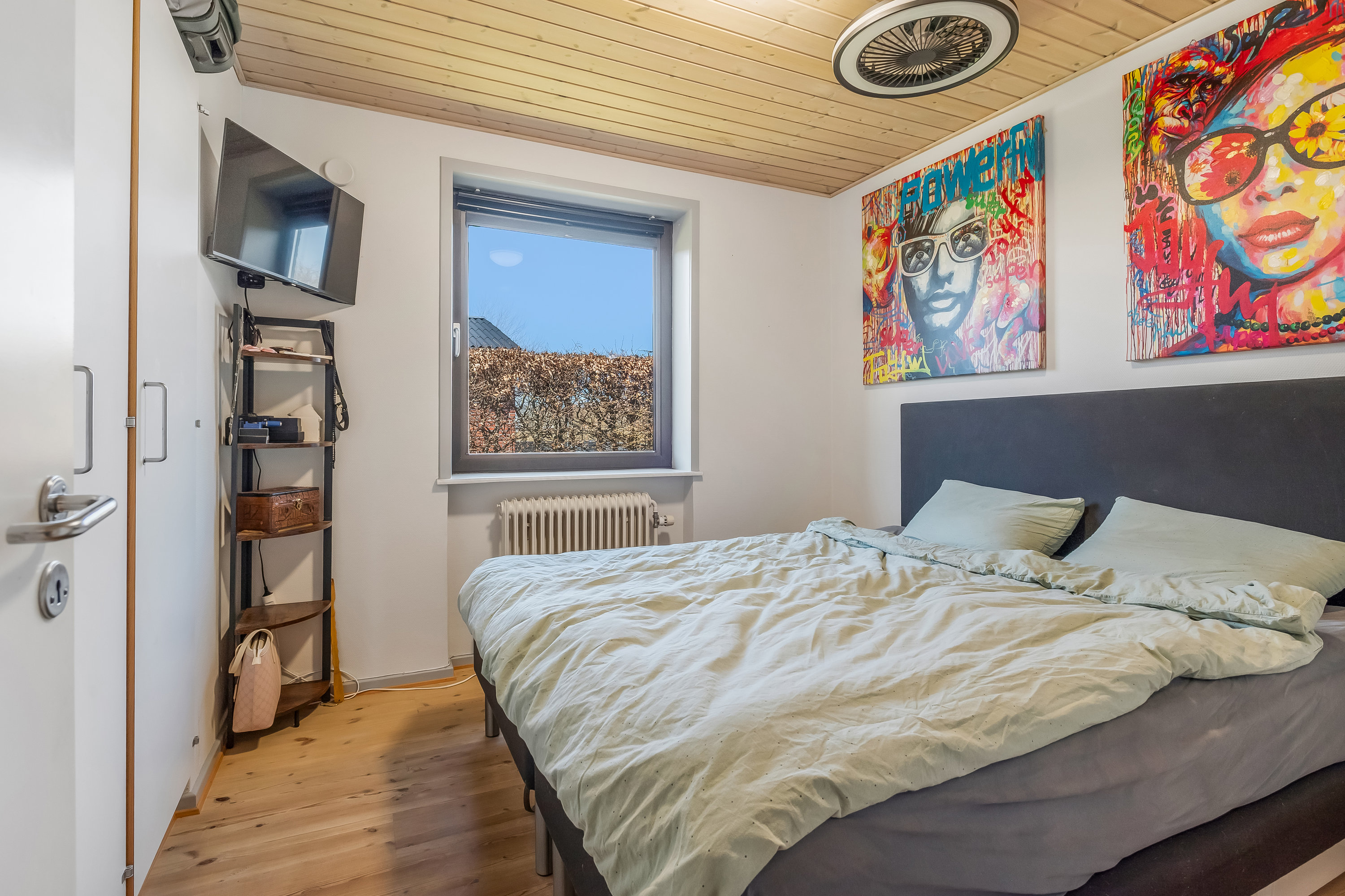 Fremhævet soveværelse billede i fuldskærmstilstand. Billede af Store Kjærgaardsvej 7, 6940 Lem St