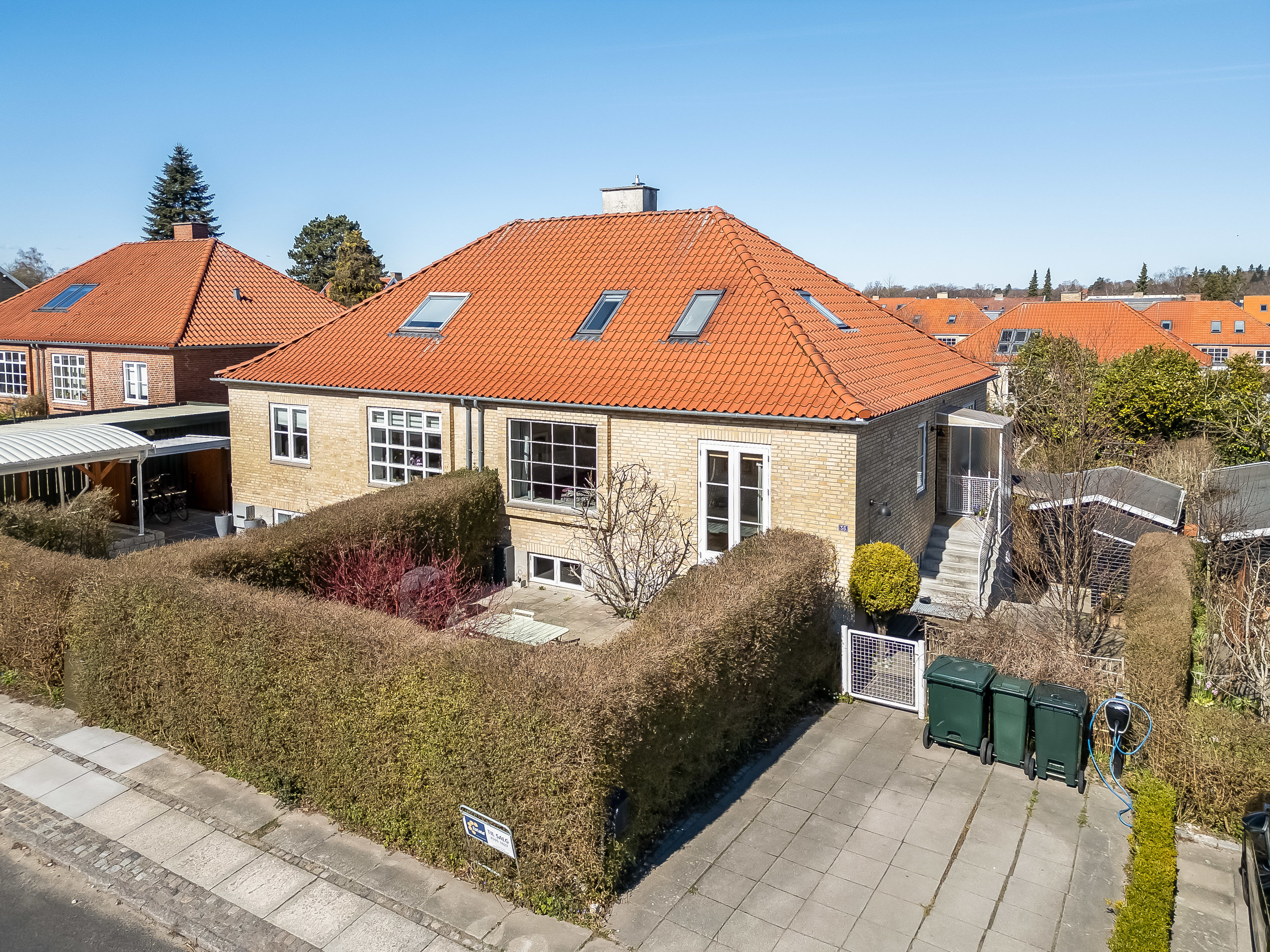 Rækkehus: Facade på Ringerbakken 35, 2830 Virum