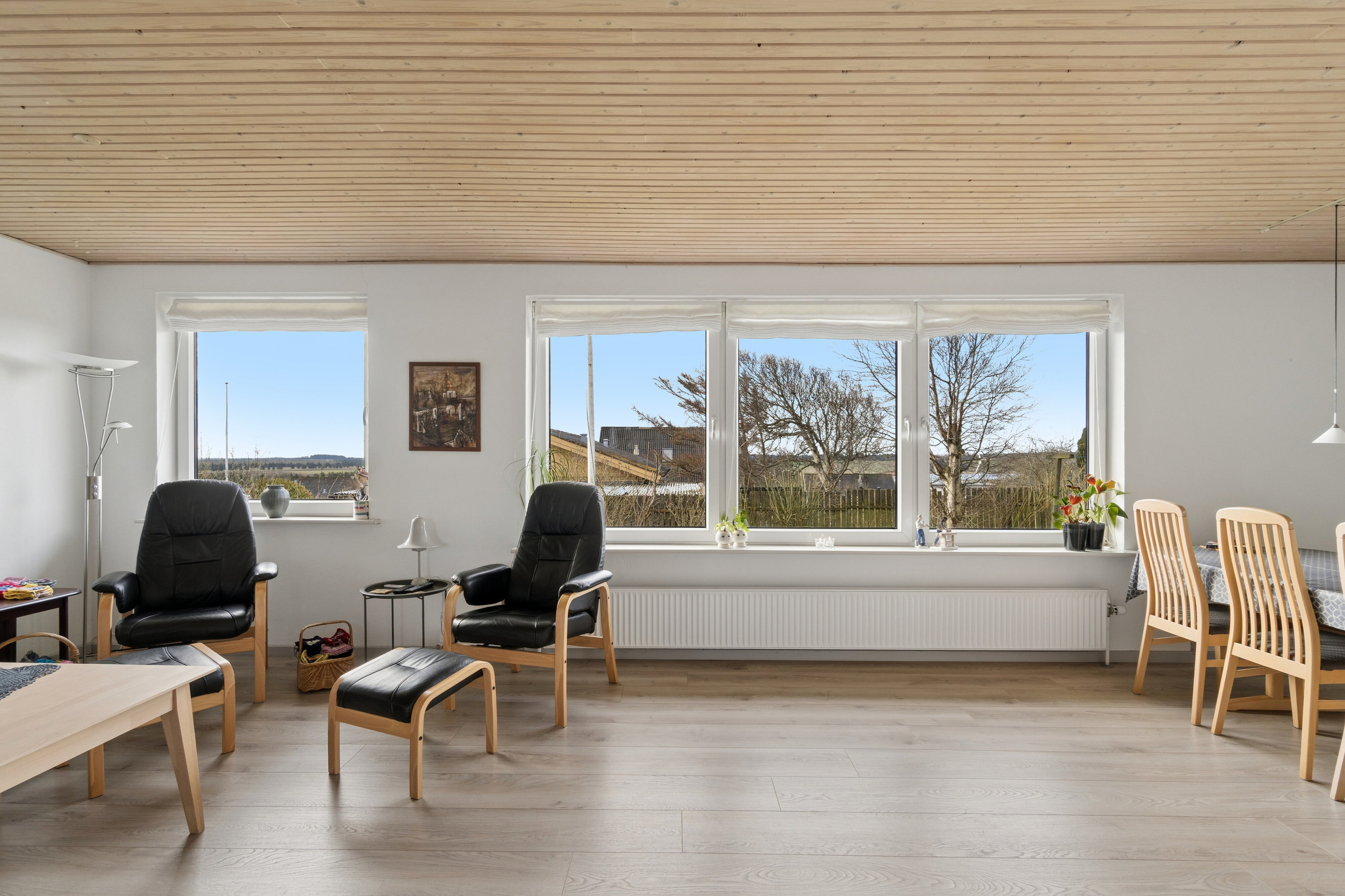 Fremhævet stue billede i fuldskærmstilstand. Billede af Solbakken 19, Ræhr, 7730 Hanstholm