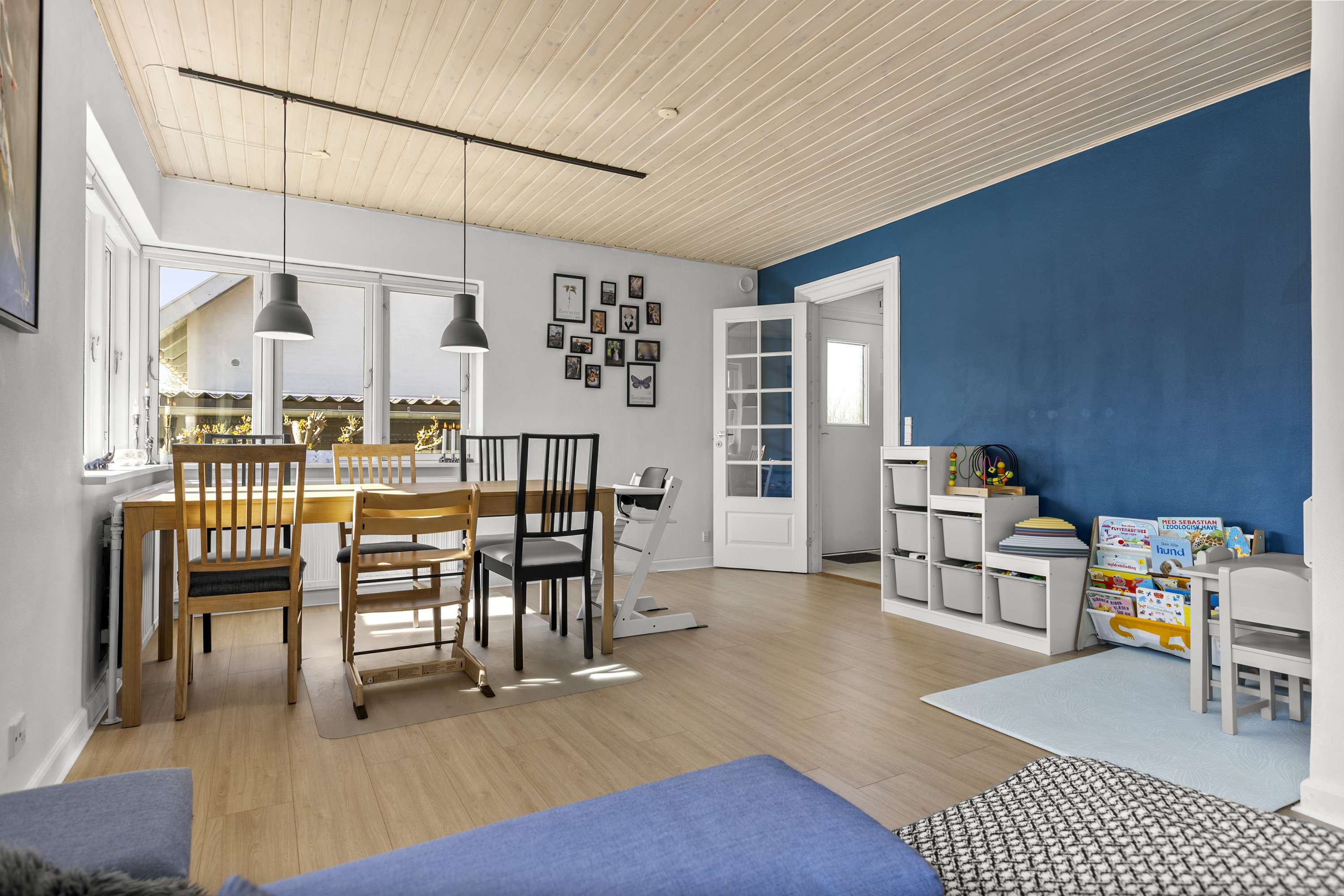 Fremhævet stue billede i fuldskærmstilstand. Billede af Elmevej 17, Slagelse, 4200 Slagelse