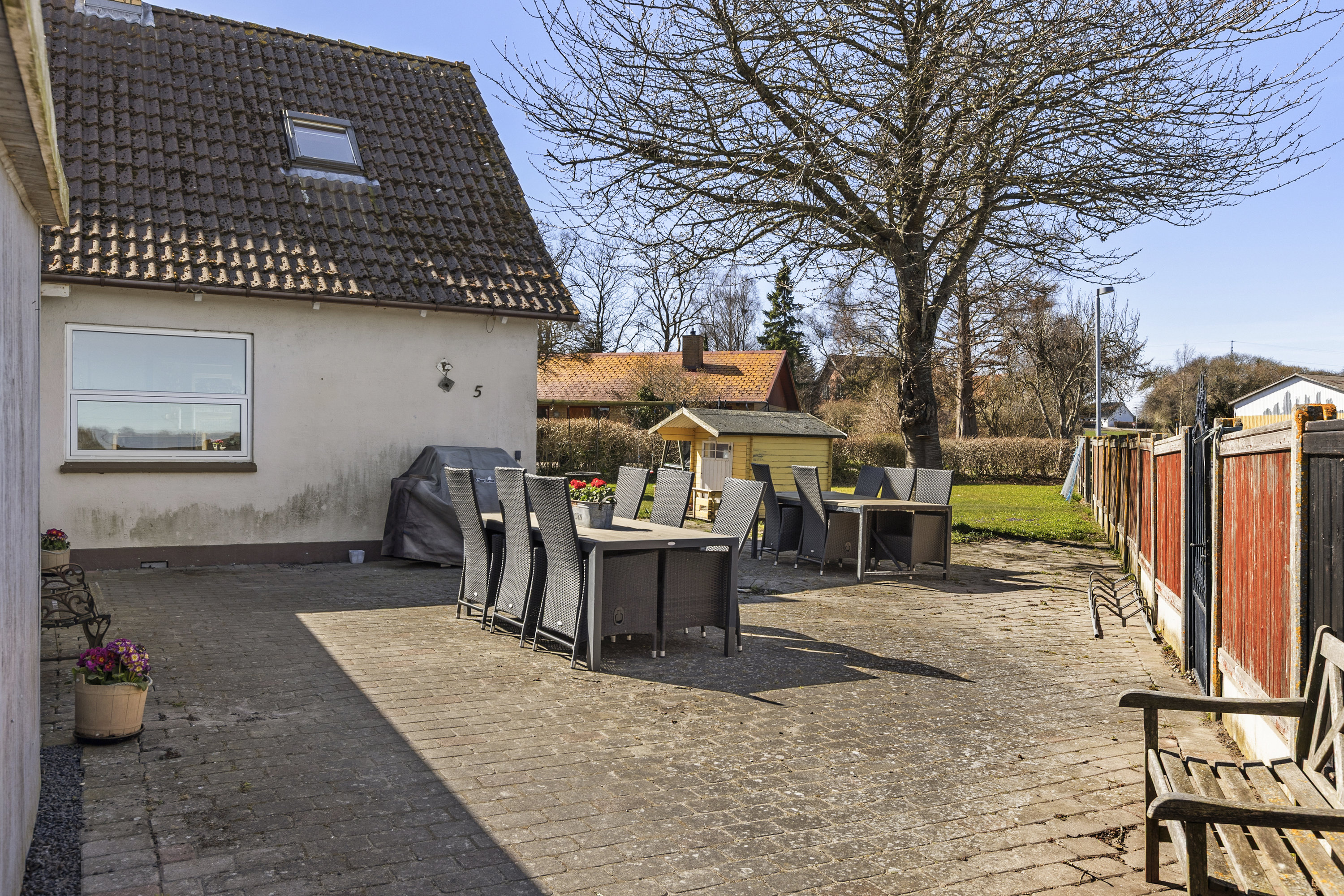 Fremhævet terrasse billede i fuldskærmstilstand. Billede af Møllevangen 5, Rørby, 4400 Kalundborg