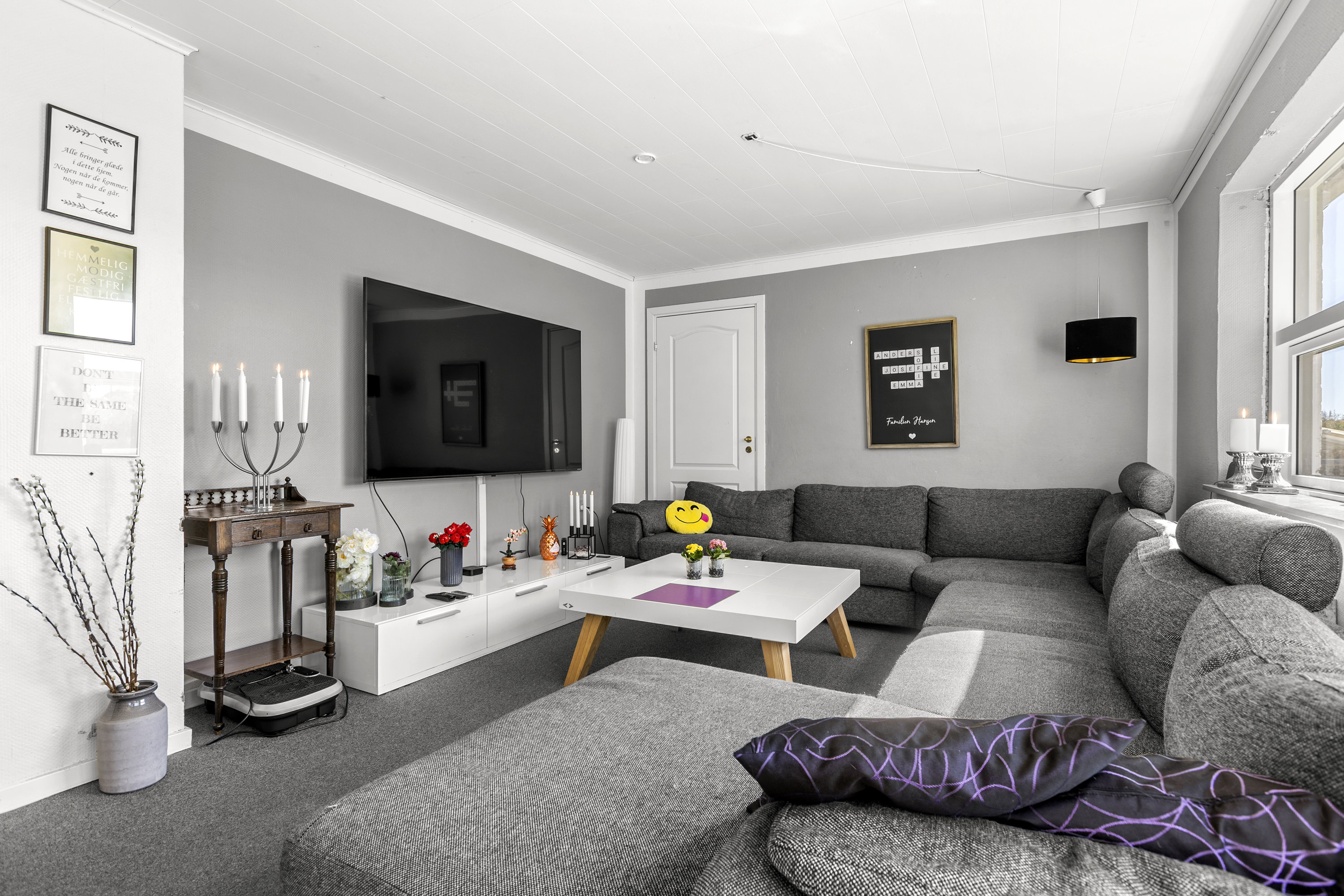 Fremhævet stue billede i fuldskærmstilstand. Billede af Møllevangen 5, Rørby, 4400 Kalundborg