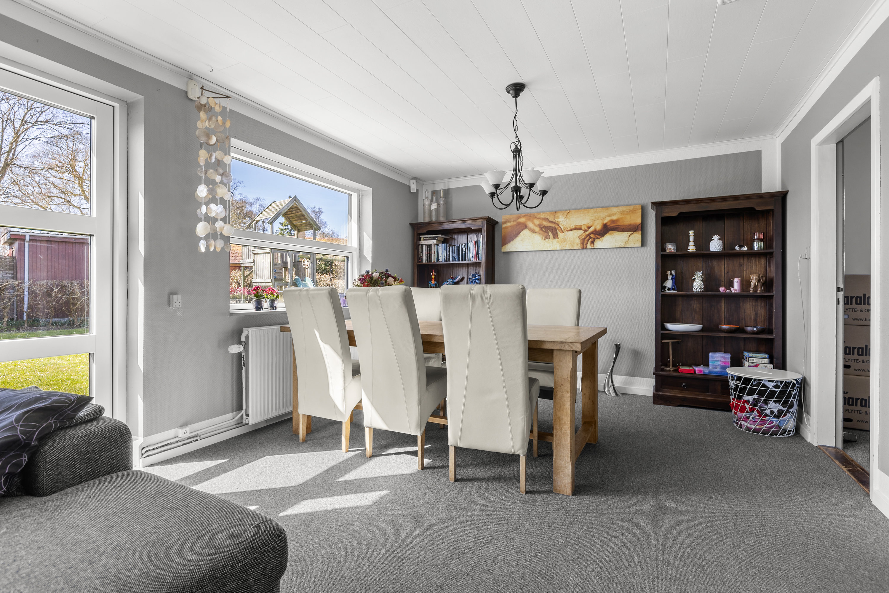 Fremhævet stue billede i fuldskærmstilstand. Billede af Møllevangen 5, Rørby, 4400 Kalundborg
