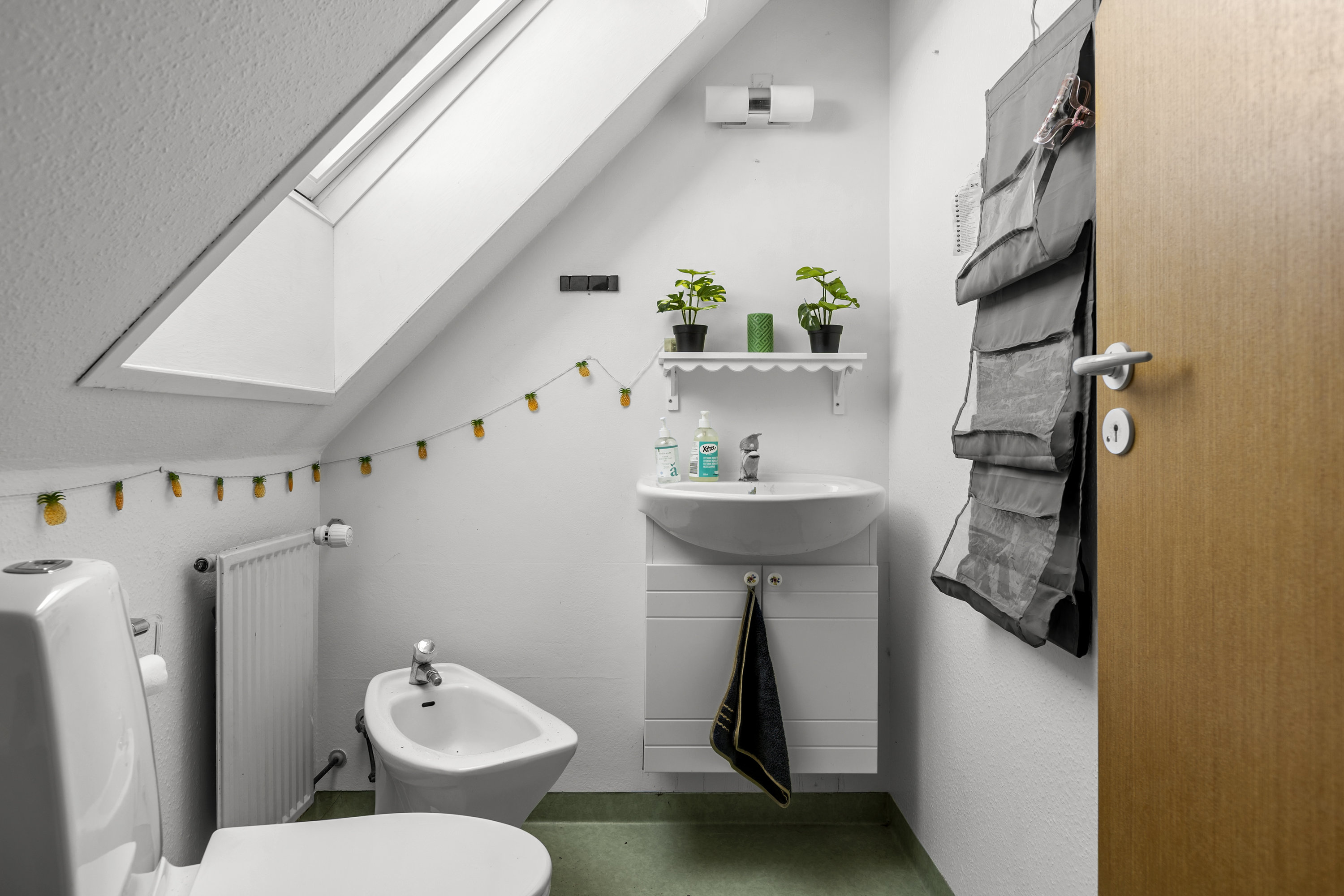 Fremhævet toilet billede i fuldskærmstilstand. Billede af Møllevangen 5, Rørby, 4400 Kalundborg