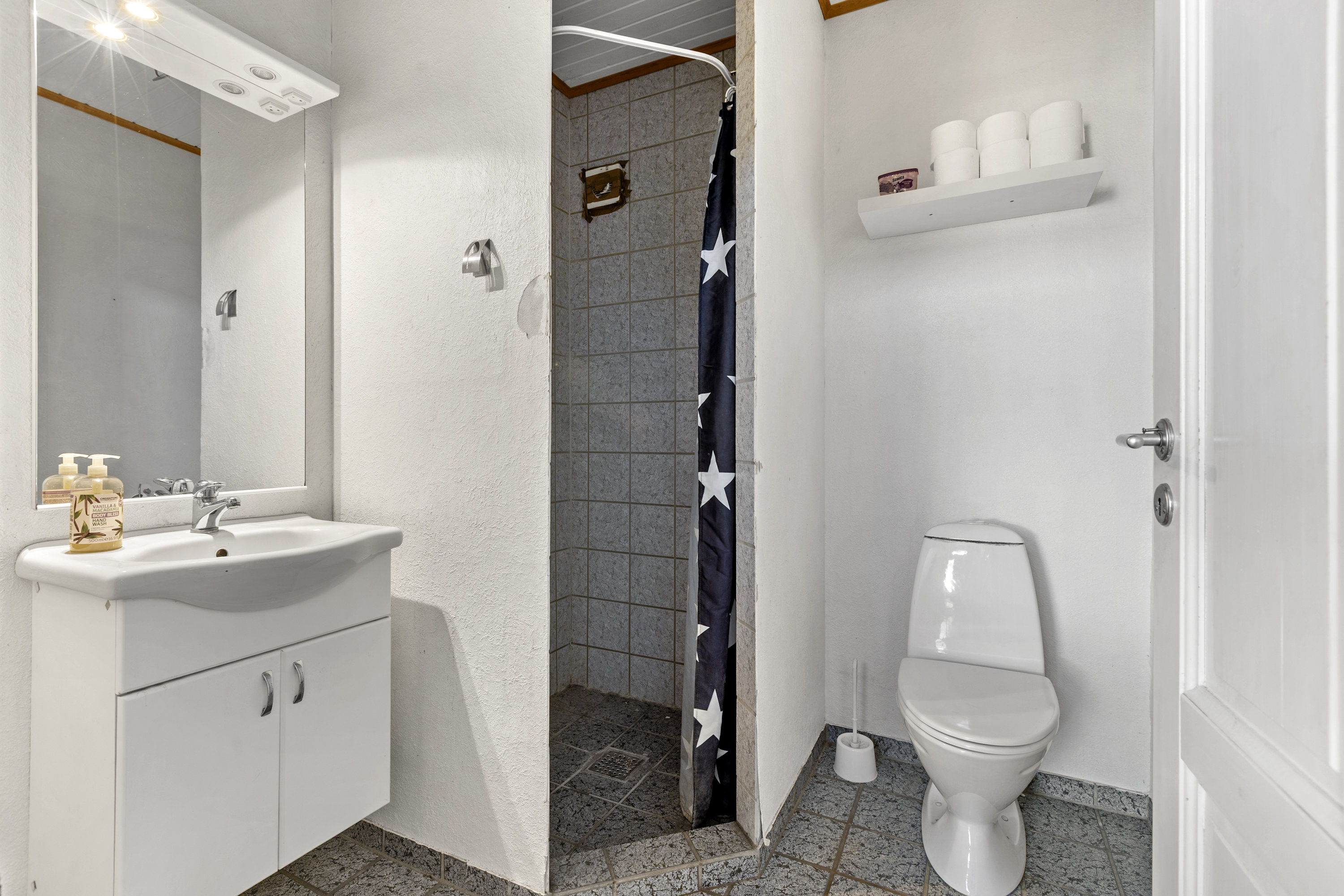 Fremhævet badeværelse billede i fuldskærmstilstand. Billede af Møllevangen 5, Rørby, 4400 Kalundborg