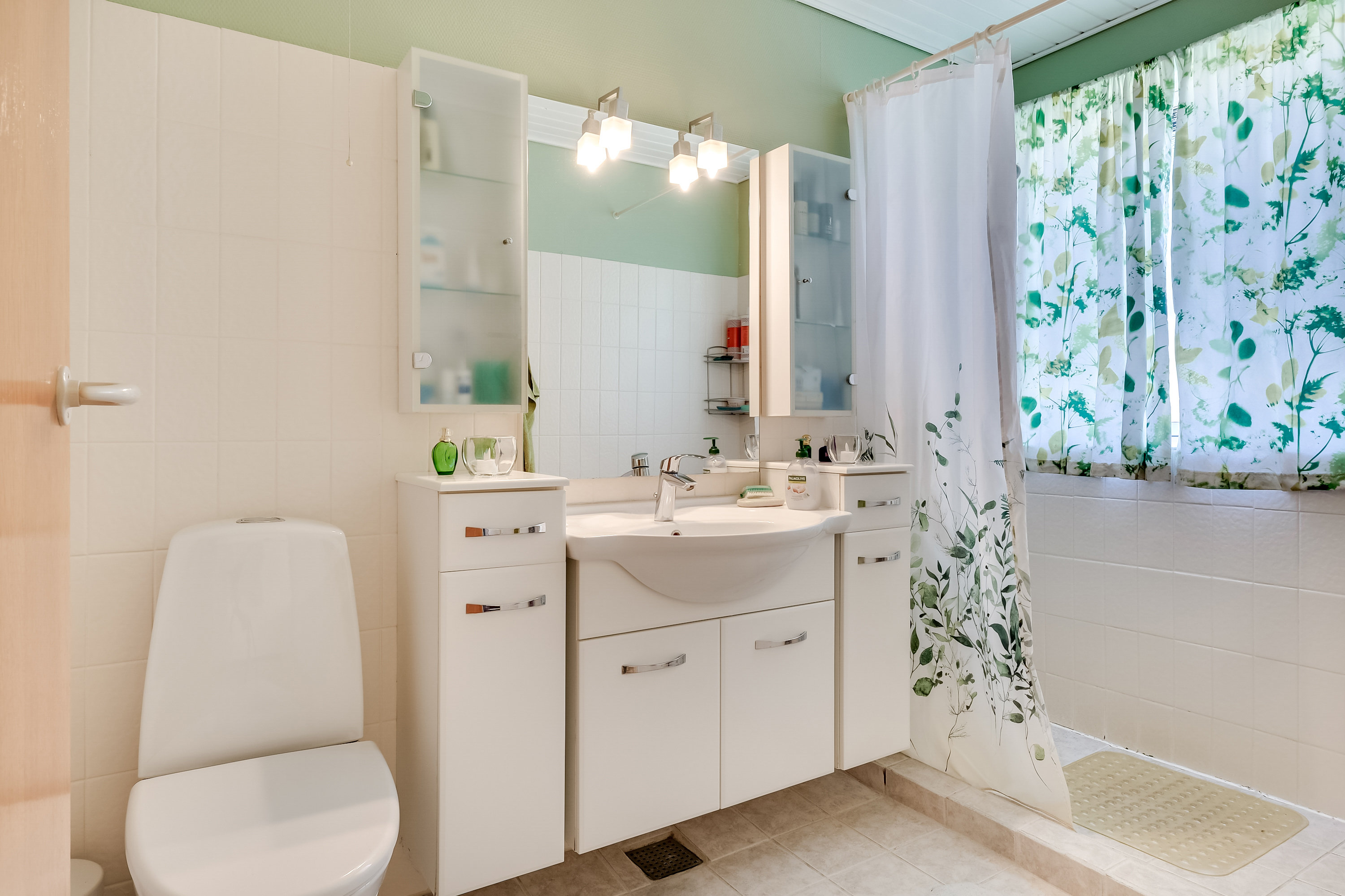 Fremhævet badeværelse billede i fuldskærmstilstand. Billede af Møllebakken 57, Vejle, 5672 Broby