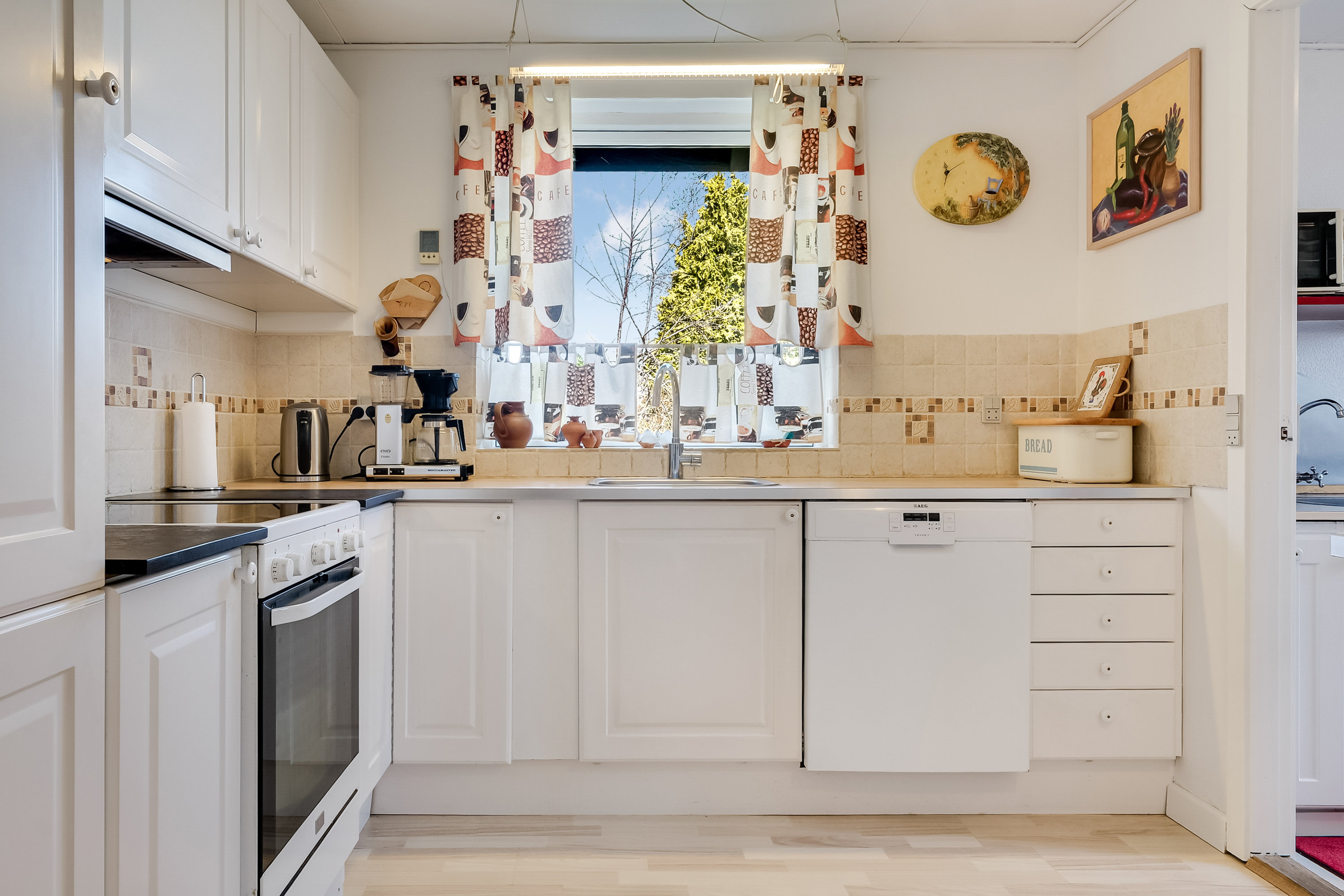 Fremhævet køkken billede i fuldskærmstilstand. Billede af Møllebakken 57, Vejle, 5672 Broby