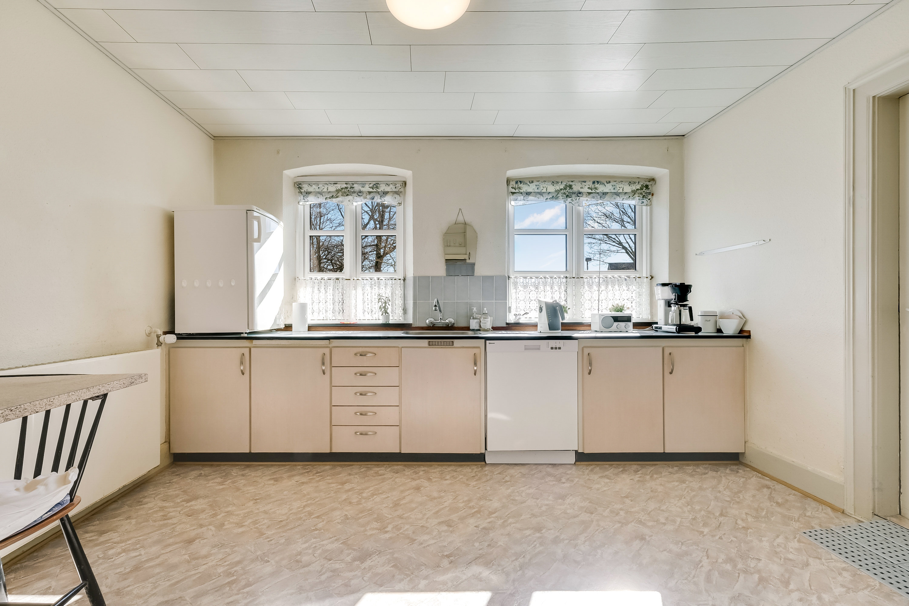 Fremhævet køkken billede i fuldskærmstilstand. Billede af Østerågade 9, Nr Broby, 5672 Broby