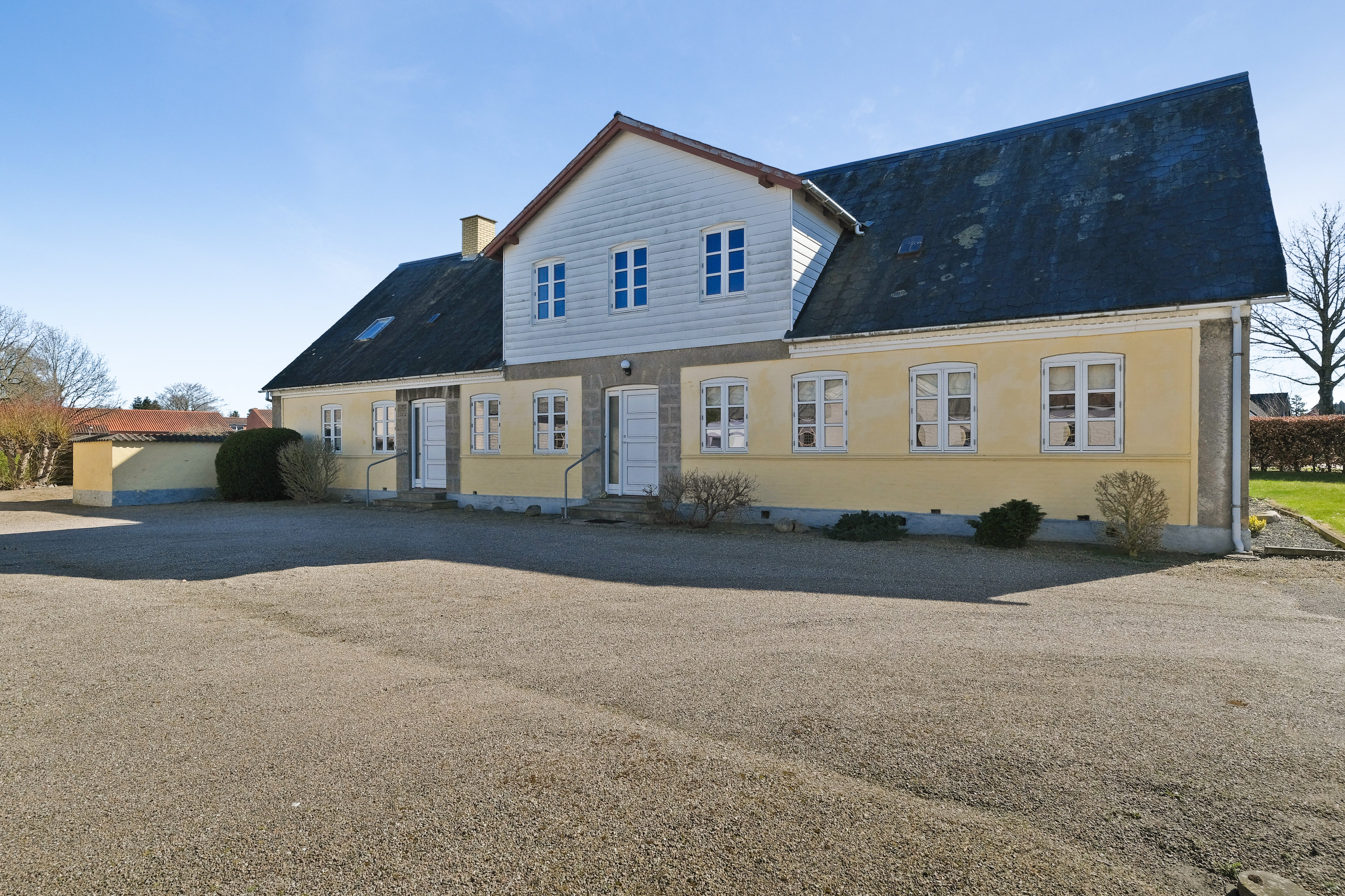 Fremhævet facade billede i fuldskærmstilstand. Billede af Østerågade 9, Nr Broby, 5672 Broby