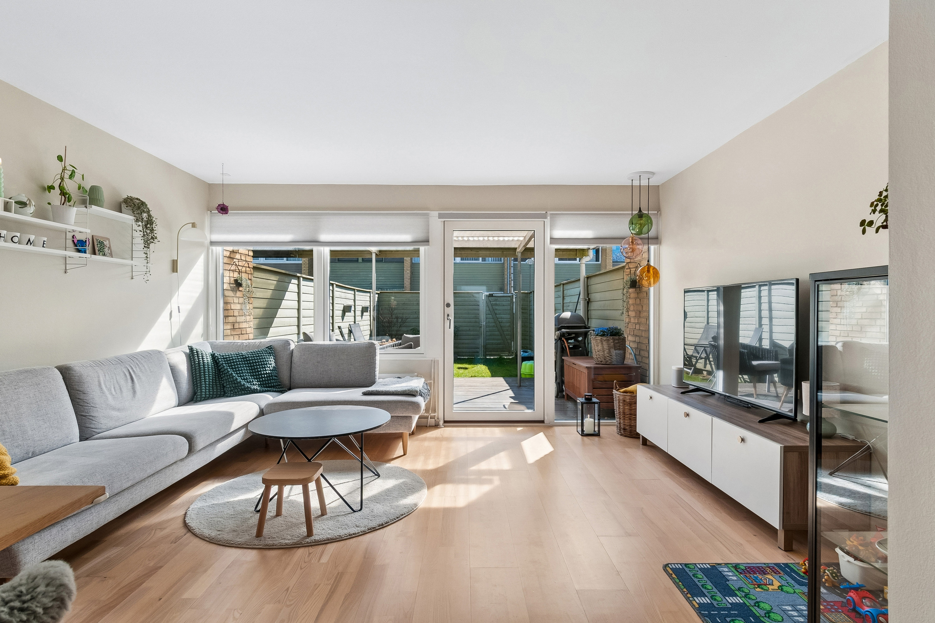 Fremhævet stue billede i fuldskærmstilstand. Billede af Egevangshusene 33, 2630 Taastrup