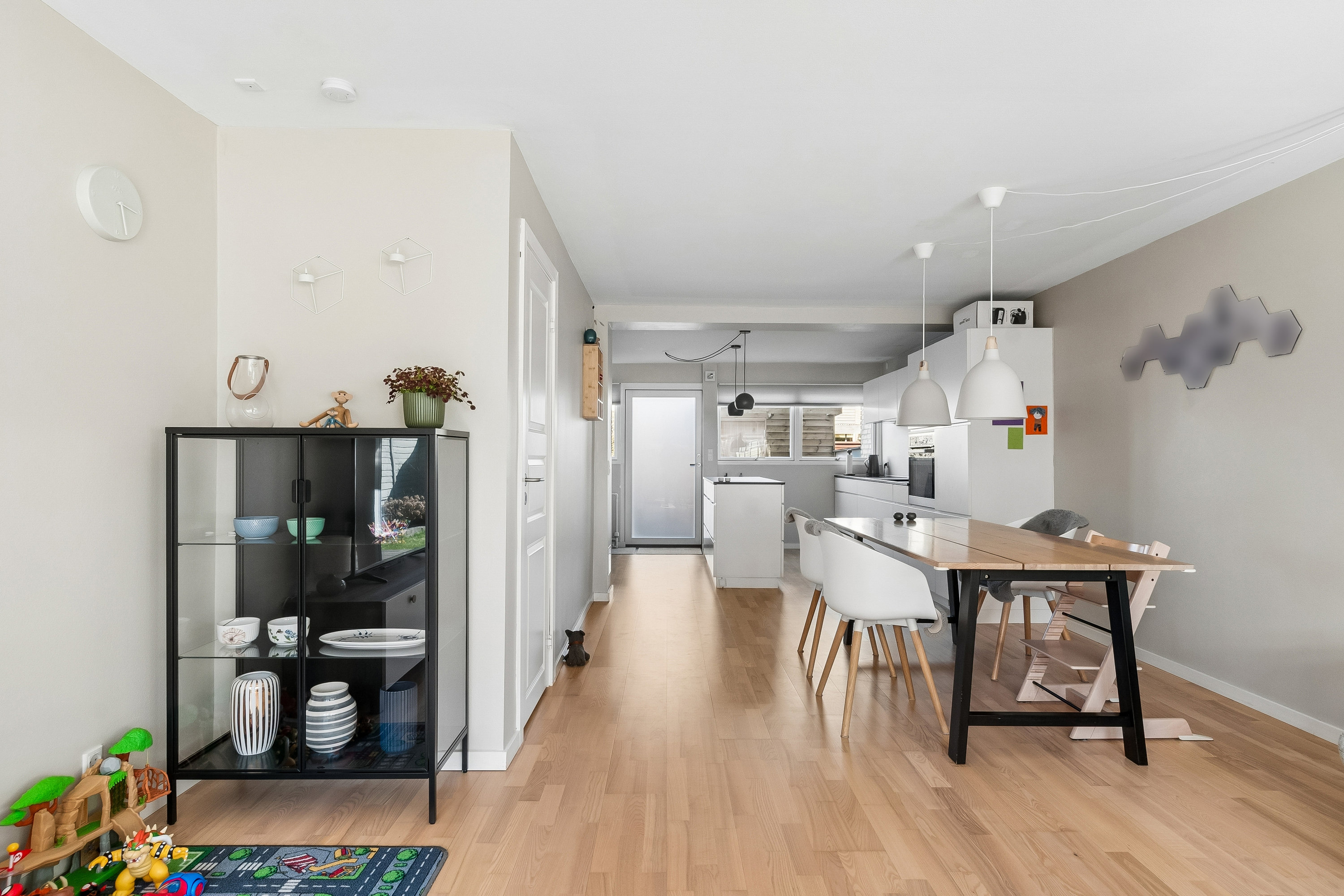 Fremhævet stue billede i fuldskærmstilstand. Billede af Egevangshusene 33, 2630 Taastrup