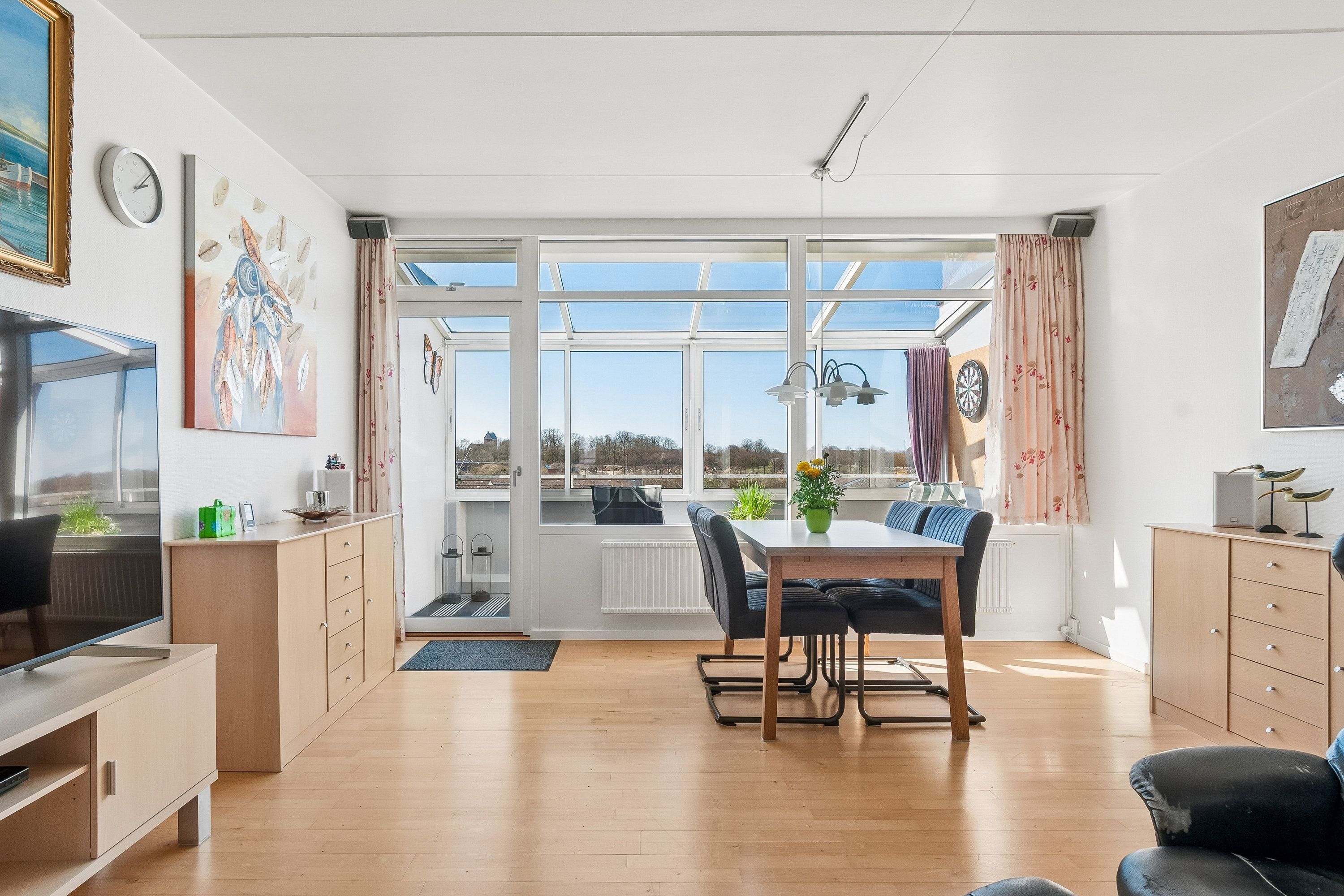 Fremhævet stue billede i fuldskærmstilstand. Billede af Hammeren 32, 4. 206., Høje Taastrup, 2630 Taastrup