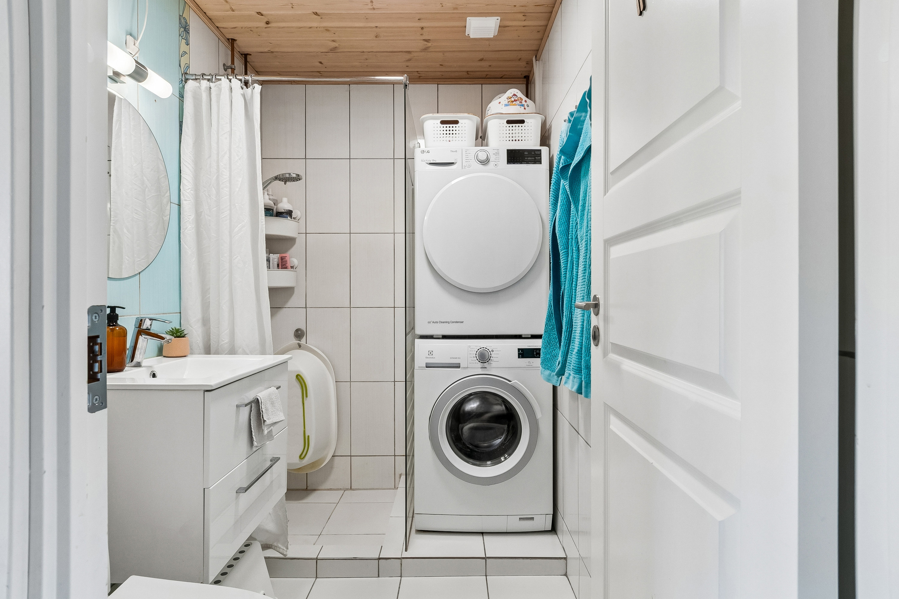 Fremhævet badeværelse billede i fuldskærmstilstand. Billede af Egevangshusene 33, 2630 Taastrup