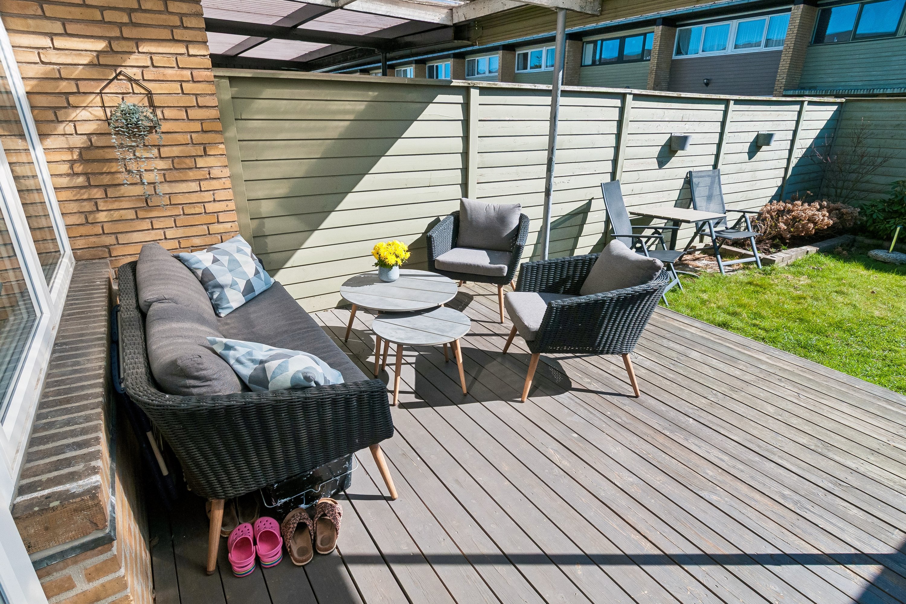 Fremhævet terrasse billede i fuldskærmstilstand. Billede af Egevangshusene 33, 2630 Taastrup