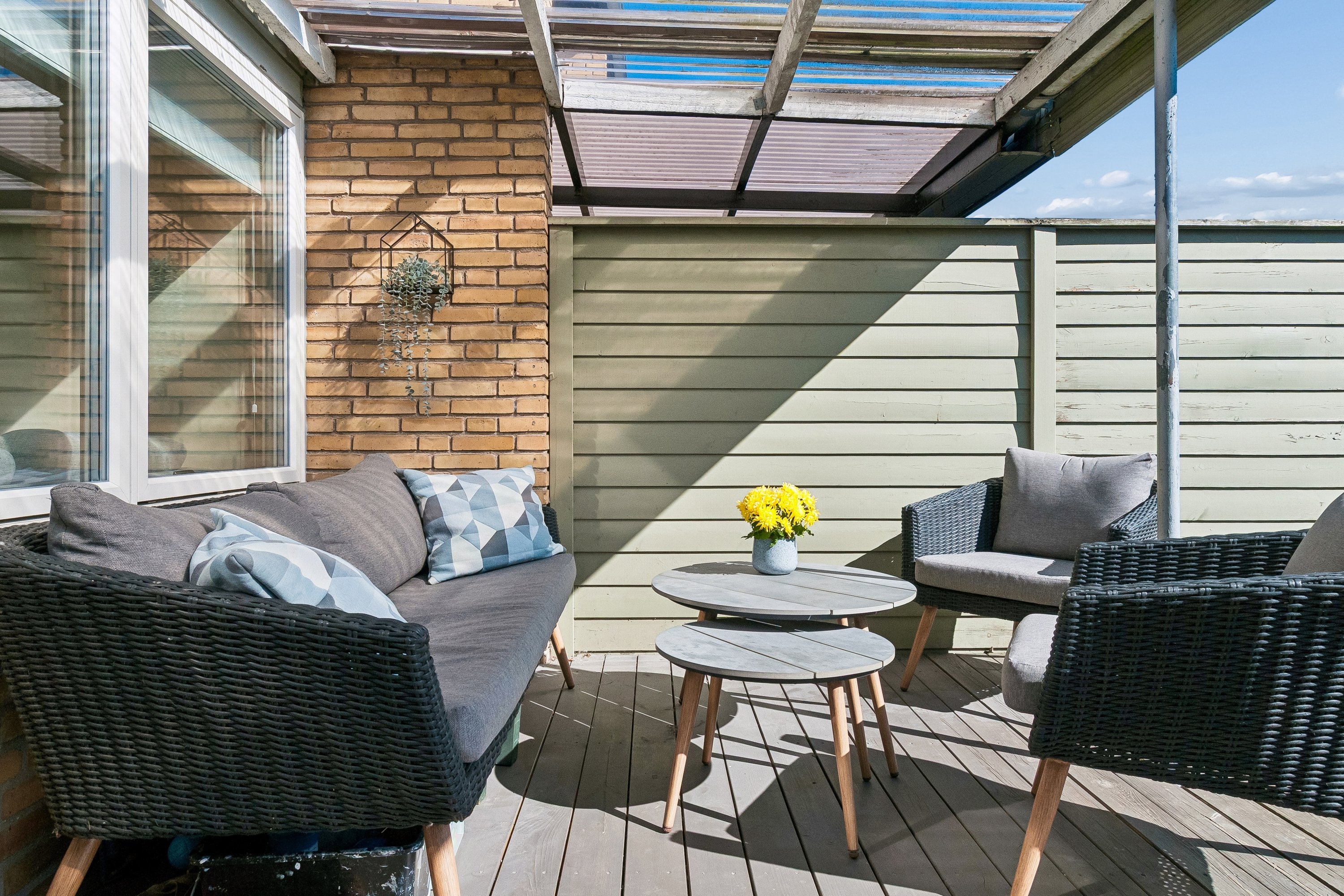 Fremhævet terrasse billede i fuldskærmstilstand. Billede af Egevangshusene 33, 2630 Taastrup