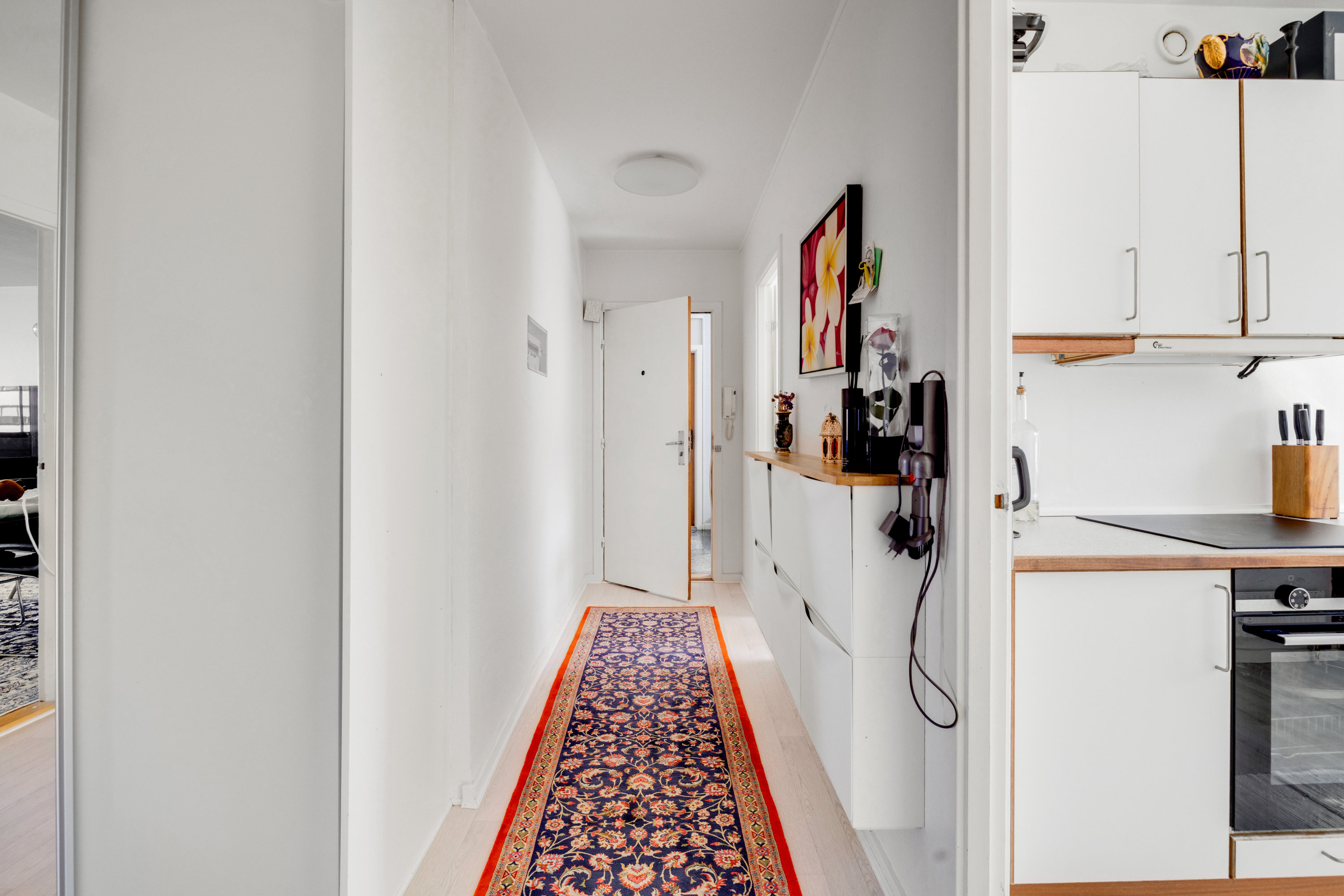 Fremhævet gang billede i fuldskærmstilstand. Billede af Vejlebrovej 44, 2. tv., 2635 Ishøj