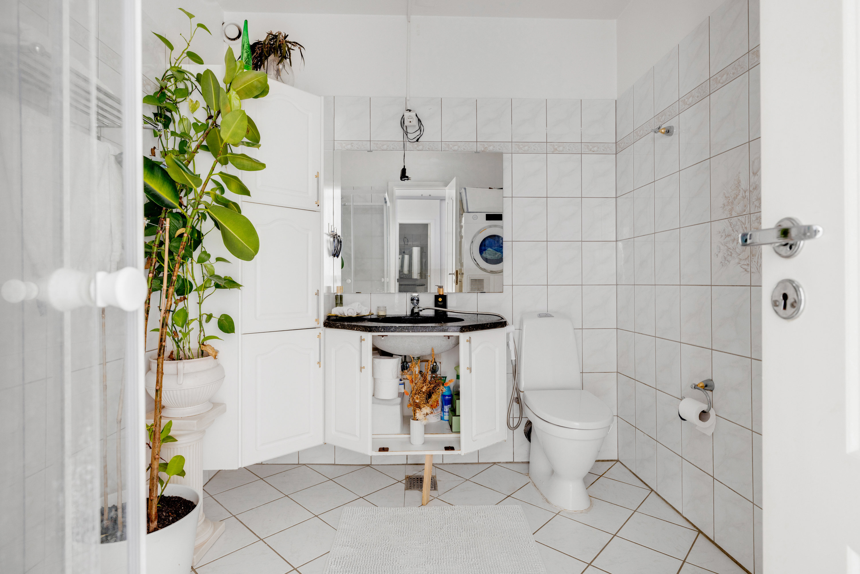 Fremhævet badeværelse billede i fuldskærmstilstand. Billede af Vejlebrovej 44, 2. tv., 2635 Ishøj