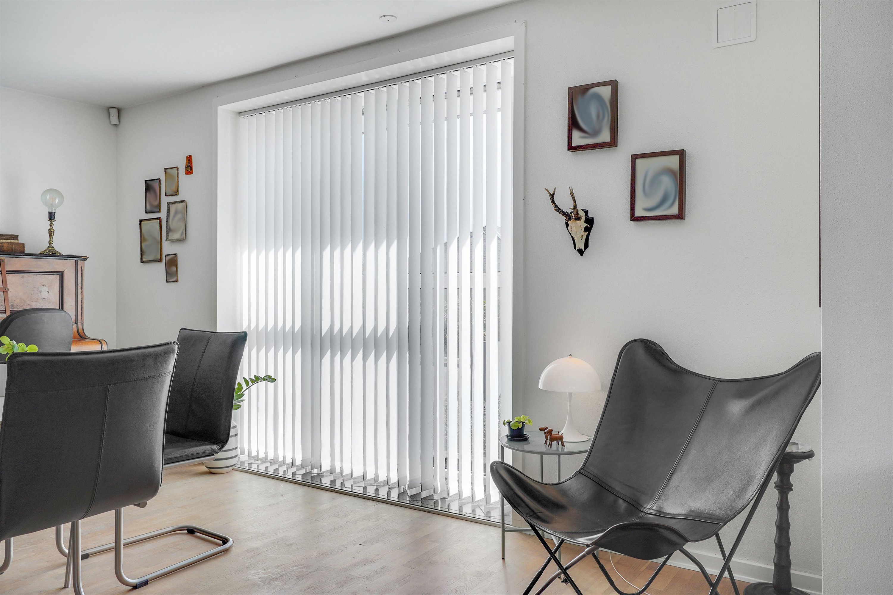 Fremhævet stue billede i fuldskærmstilstand. Billede af Søstjernen 22, 6710 Esbjerg V