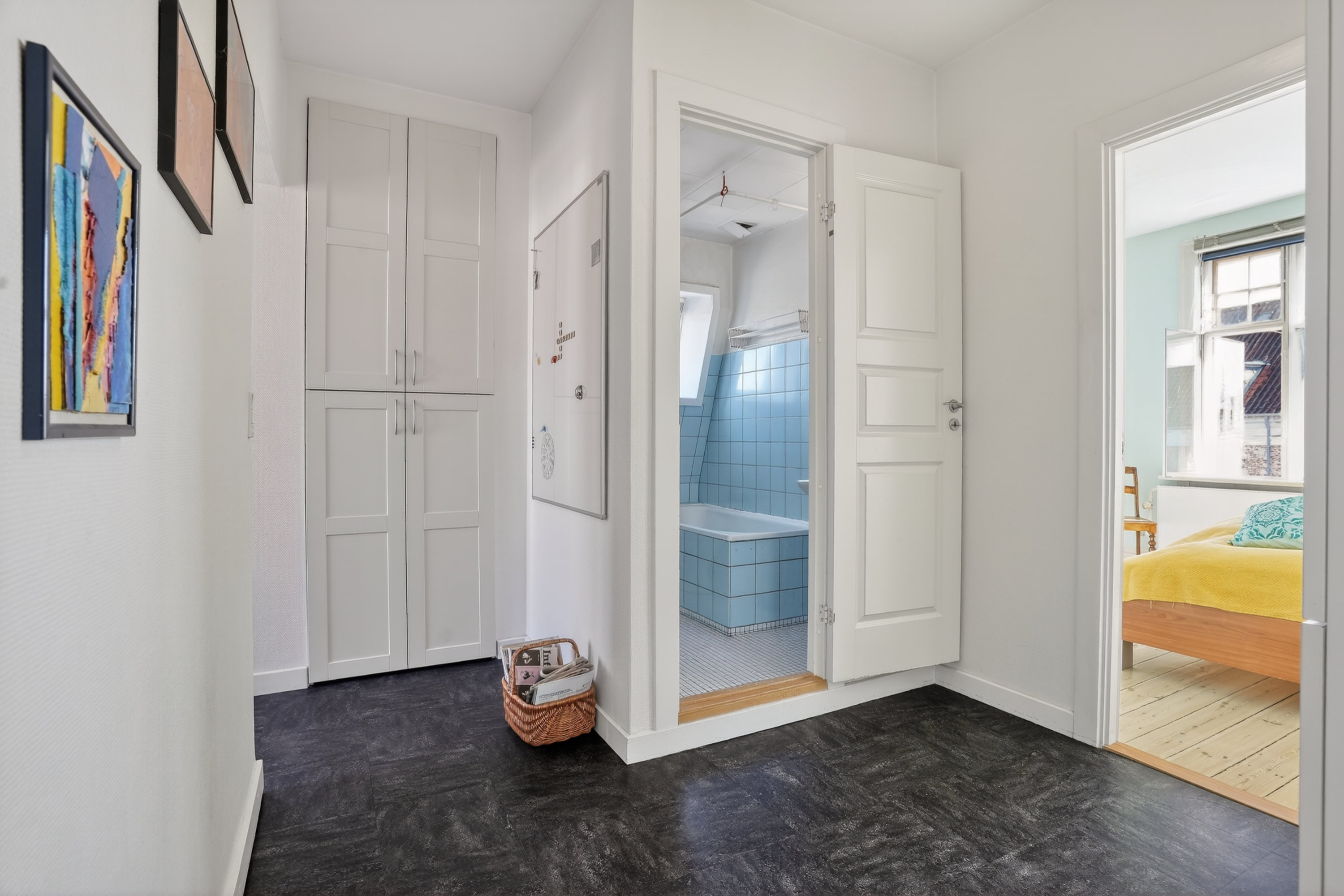 Fremhævet værelse billede i fuldskærmstilstand. Billede af Christian IVs Vej 2, 1., 3400 Hillerød