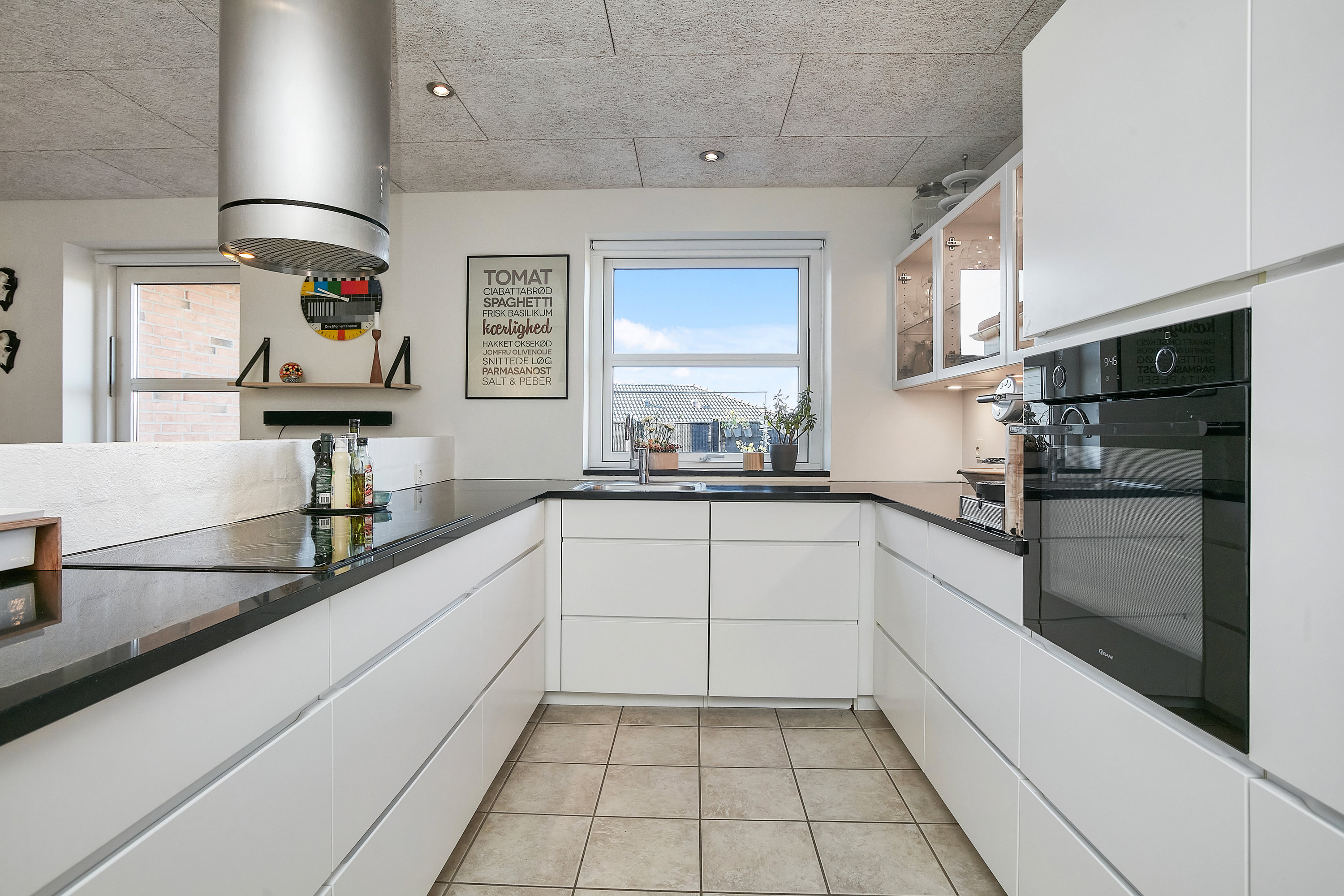 Miniaturebillede 2: køkken. Billede af Vinthervej 19, 8732 Hovedgård