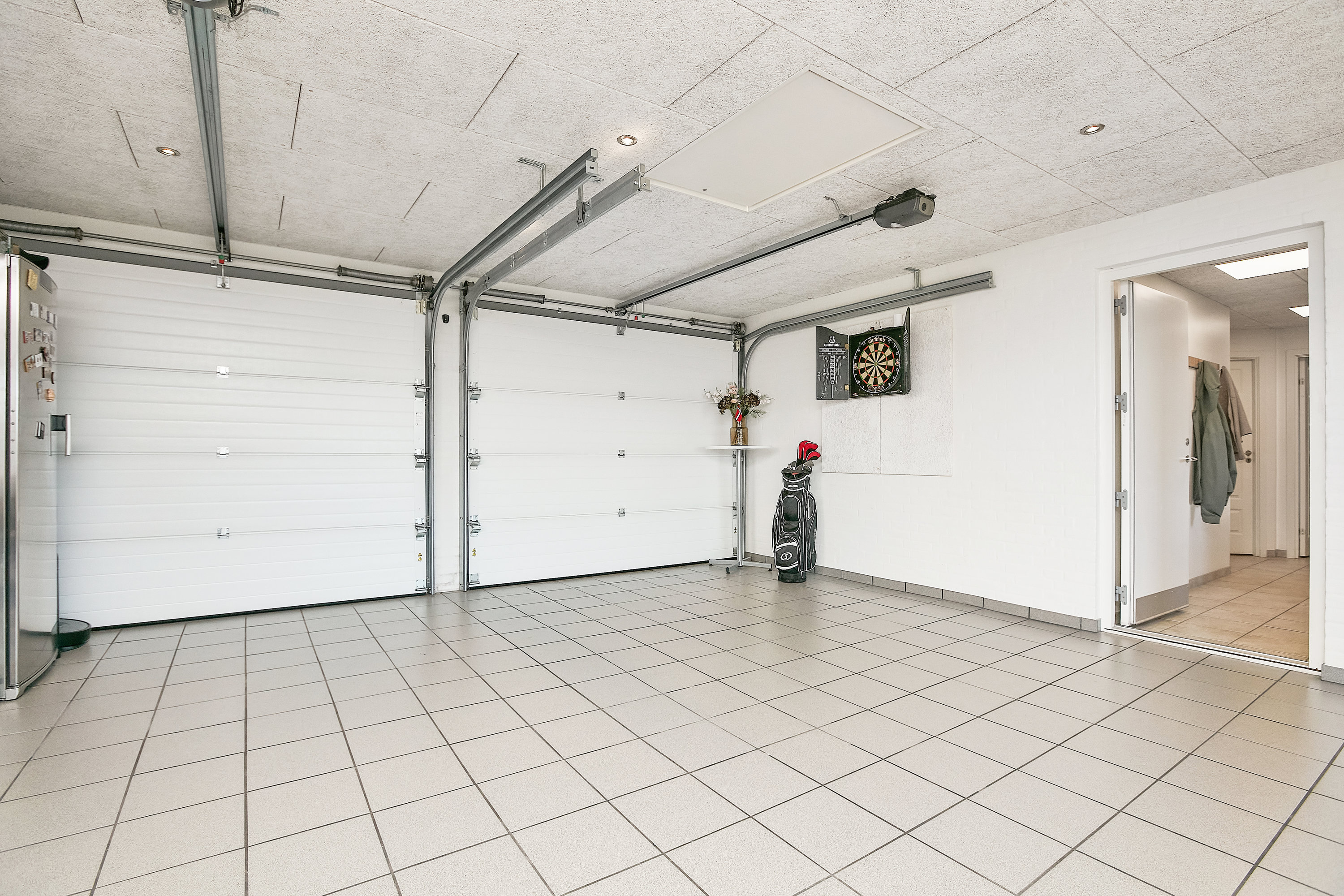 Fremhævet garage billede i fuldskærmstilstand. Billede af Vinthervej 19, 8732 Hovedgård