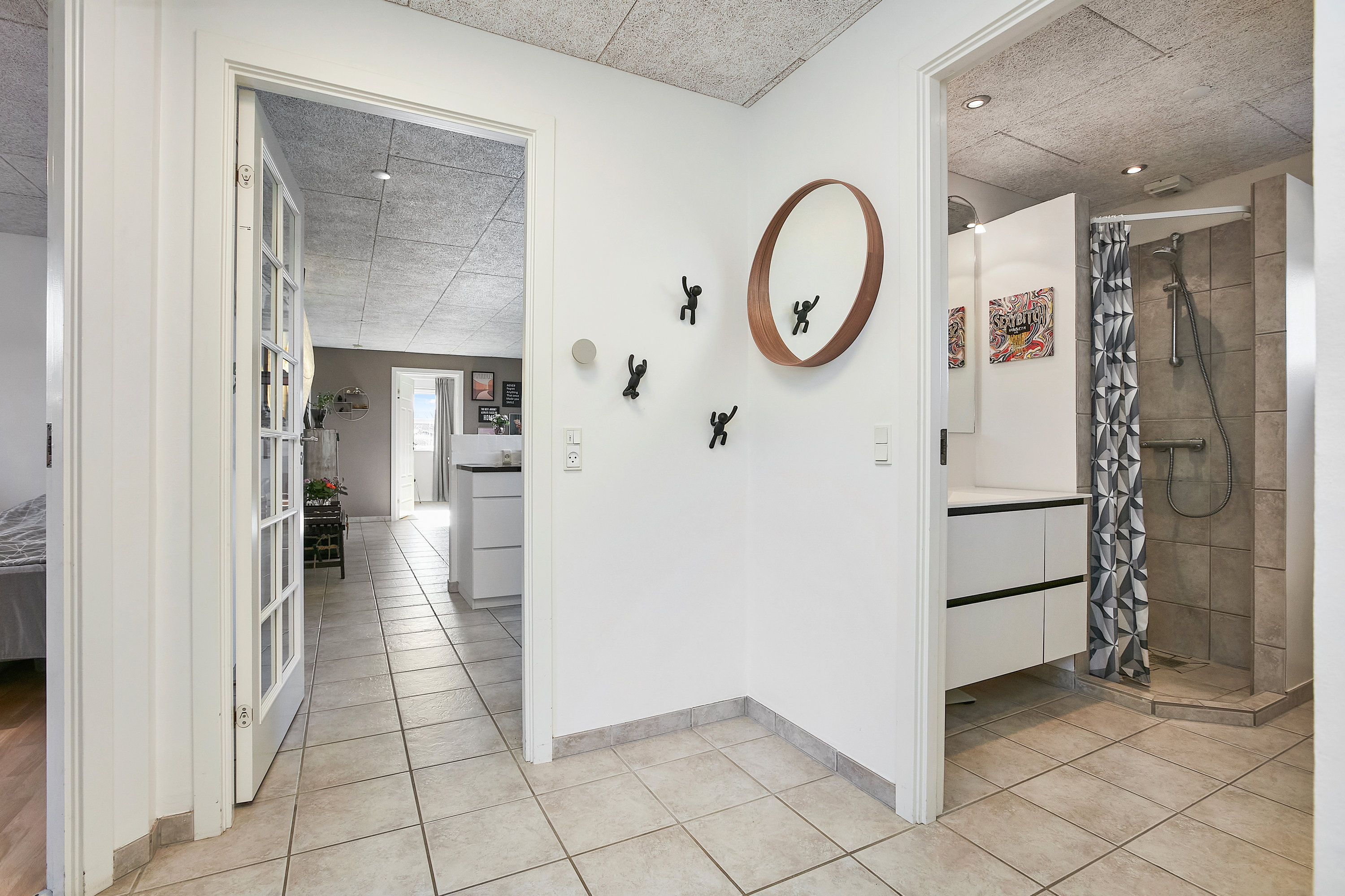 Fremhævet entre billede i fuldskærmstilstand. Billede af Vinthervej 19, 8732 Hovedgård