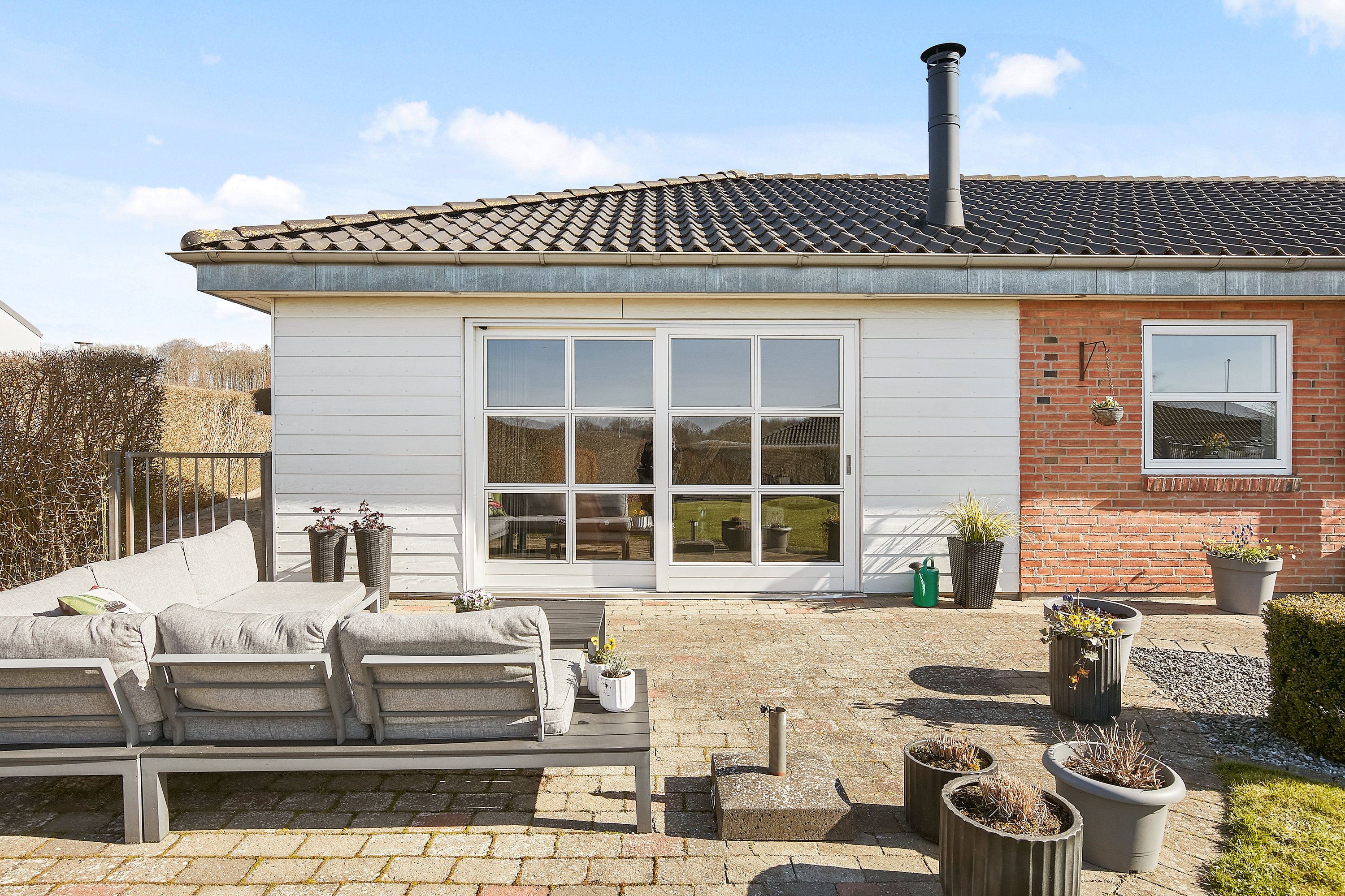 Fremhævet terrasse billede i fuldskærmstilstand. Billede af Vinthervej 19, 8732 Hovedgård