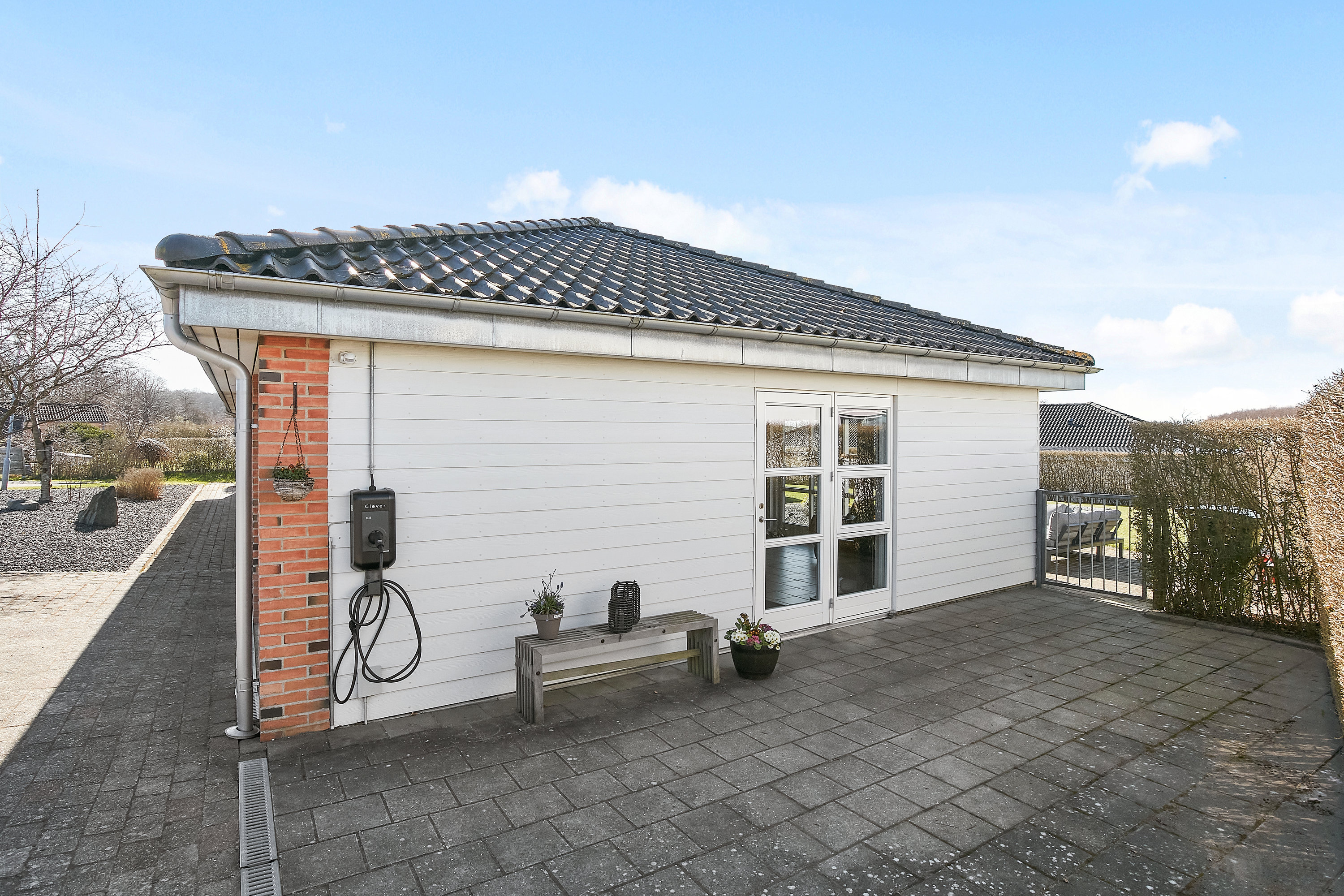 Fremhævet garage billede i fuldskærmstilstand. Billede af Vinthervej 19, 8732 Hovedgård