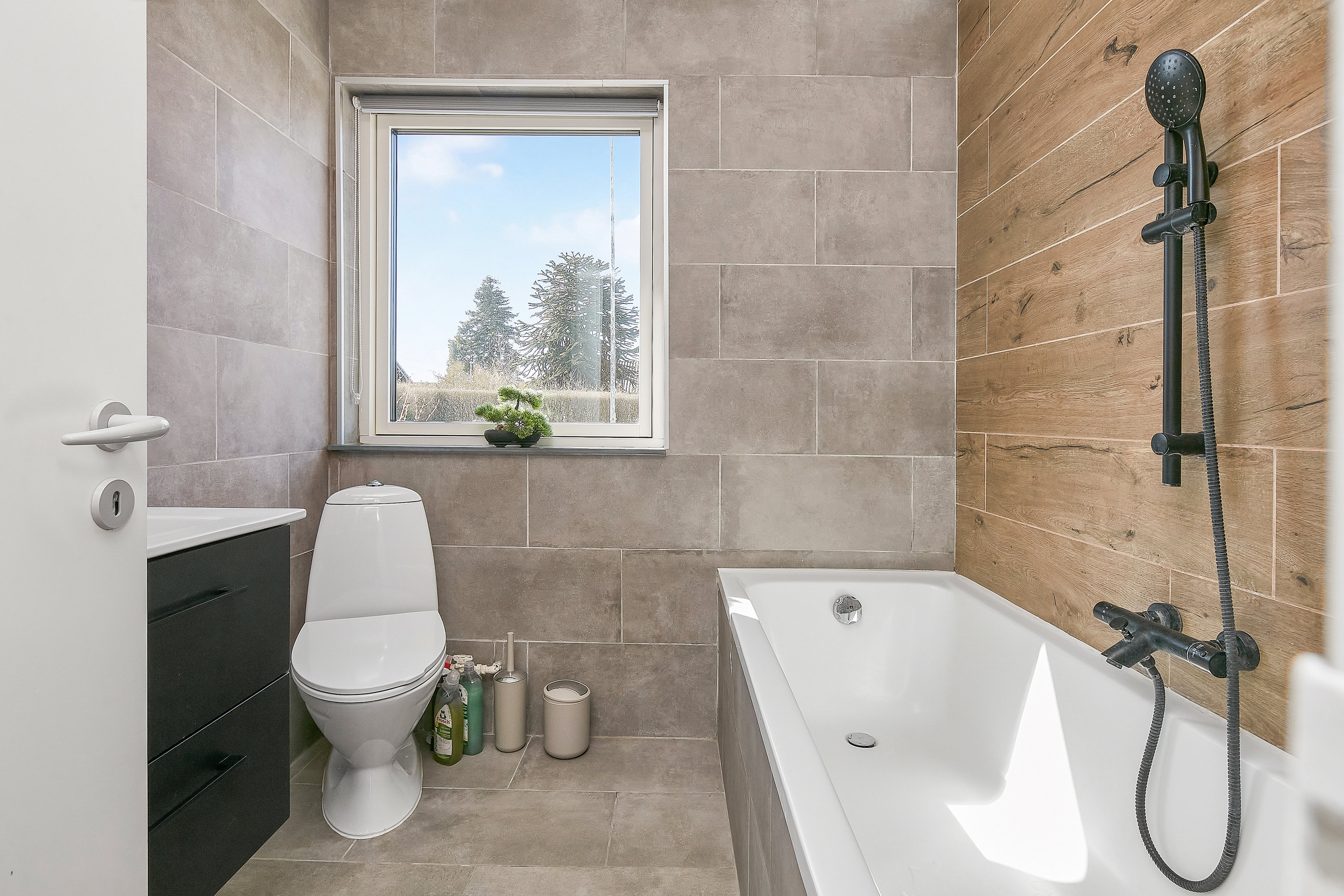 Fremhævet badeværelse billede i fuldskærmstilstand. Billede af Hørvej 7, Tyrsted, 8700 Horsens