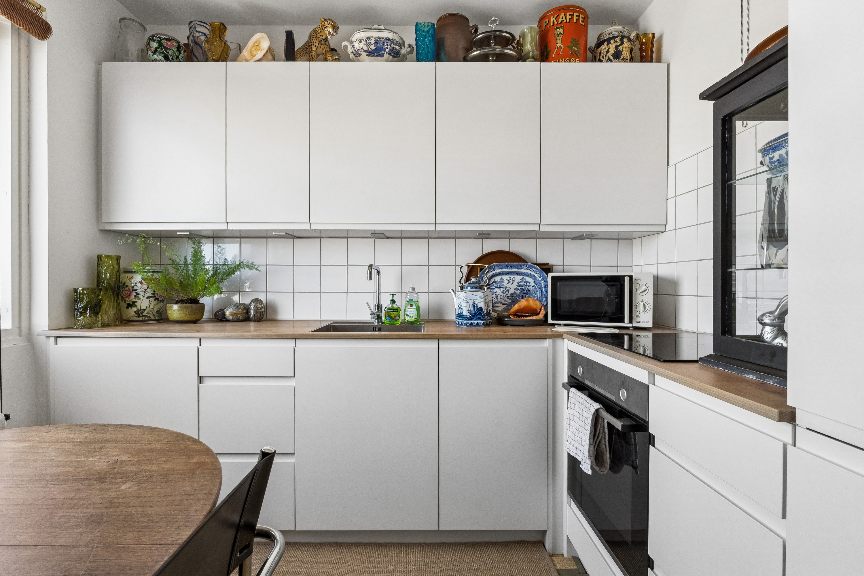 Fremhævet køkken billede i fuldskærmstilstand. Billede af Dronningens Tværgade 44, 7. mf., 1302 København K