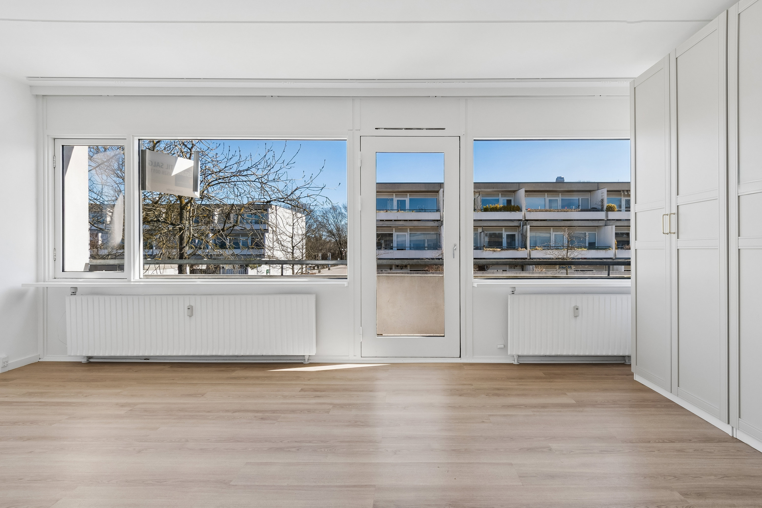 Fremhævet stue billede i fuldskærmstilstand. Billede af Eremitageparken 237, 2800 Kongens Lyngby