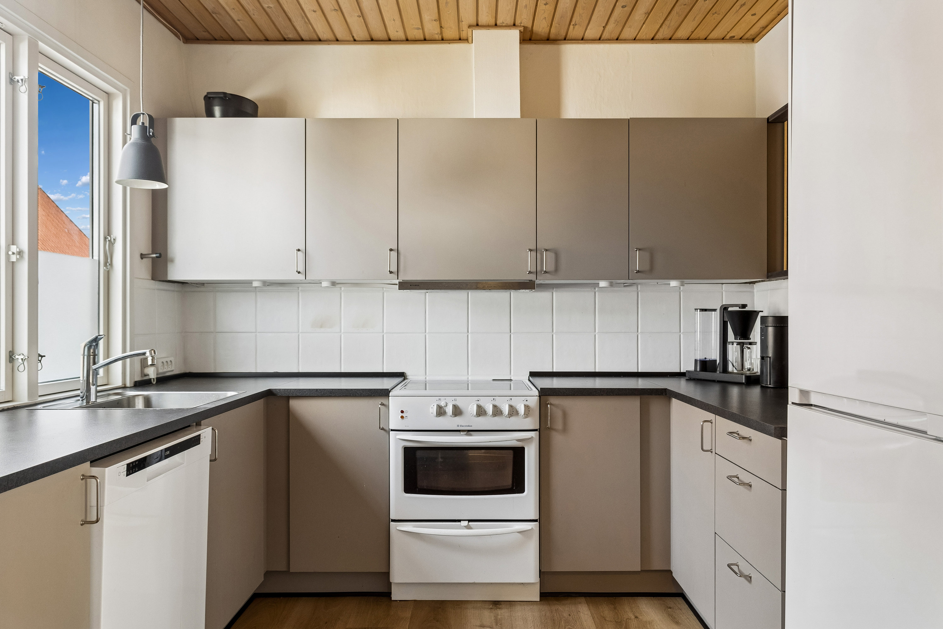 Fremhævet køkken billede i fuldskærmstilstand. Billede af Dalgasvej 18, 7500 Holstebro