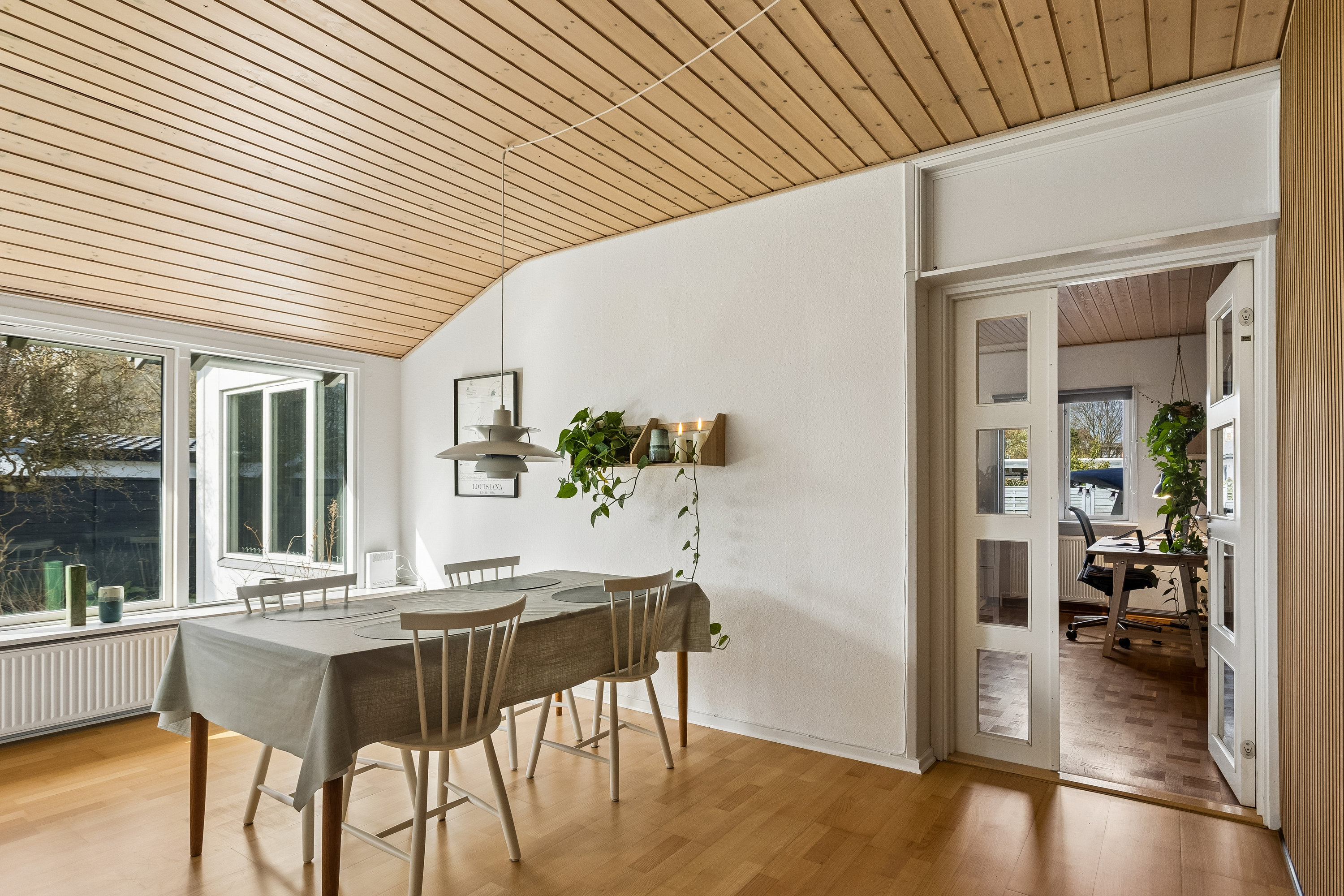 Fremhævet stue billede i fuldskærmstilstand. Billede af Dalgasvej 18, 7500 Holstebro