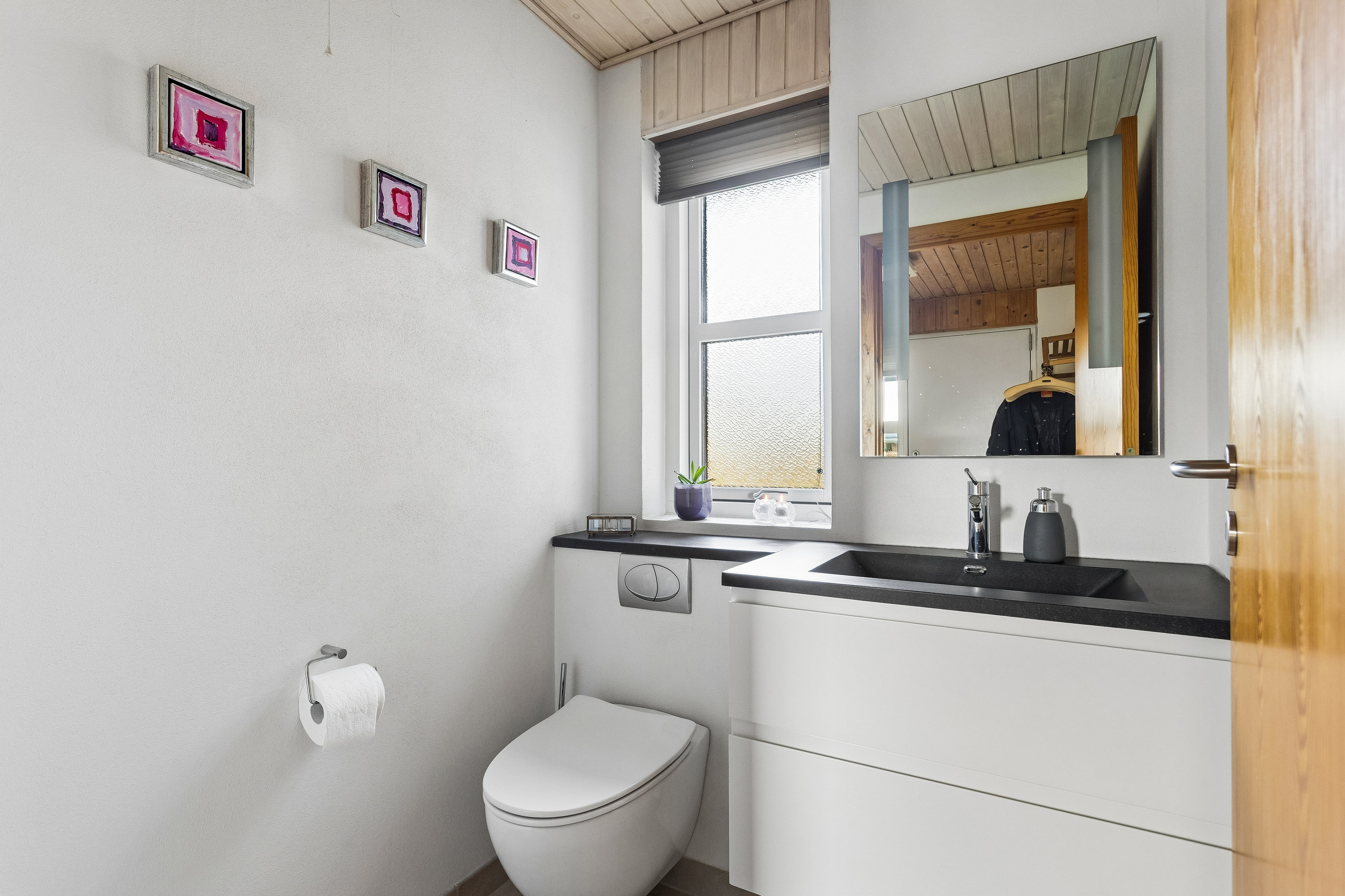 Fremhævet badeværelse billede i fuldskærmstilstand. Billede af Vedbendvej 8, Mejdal, 7500 Holstebro