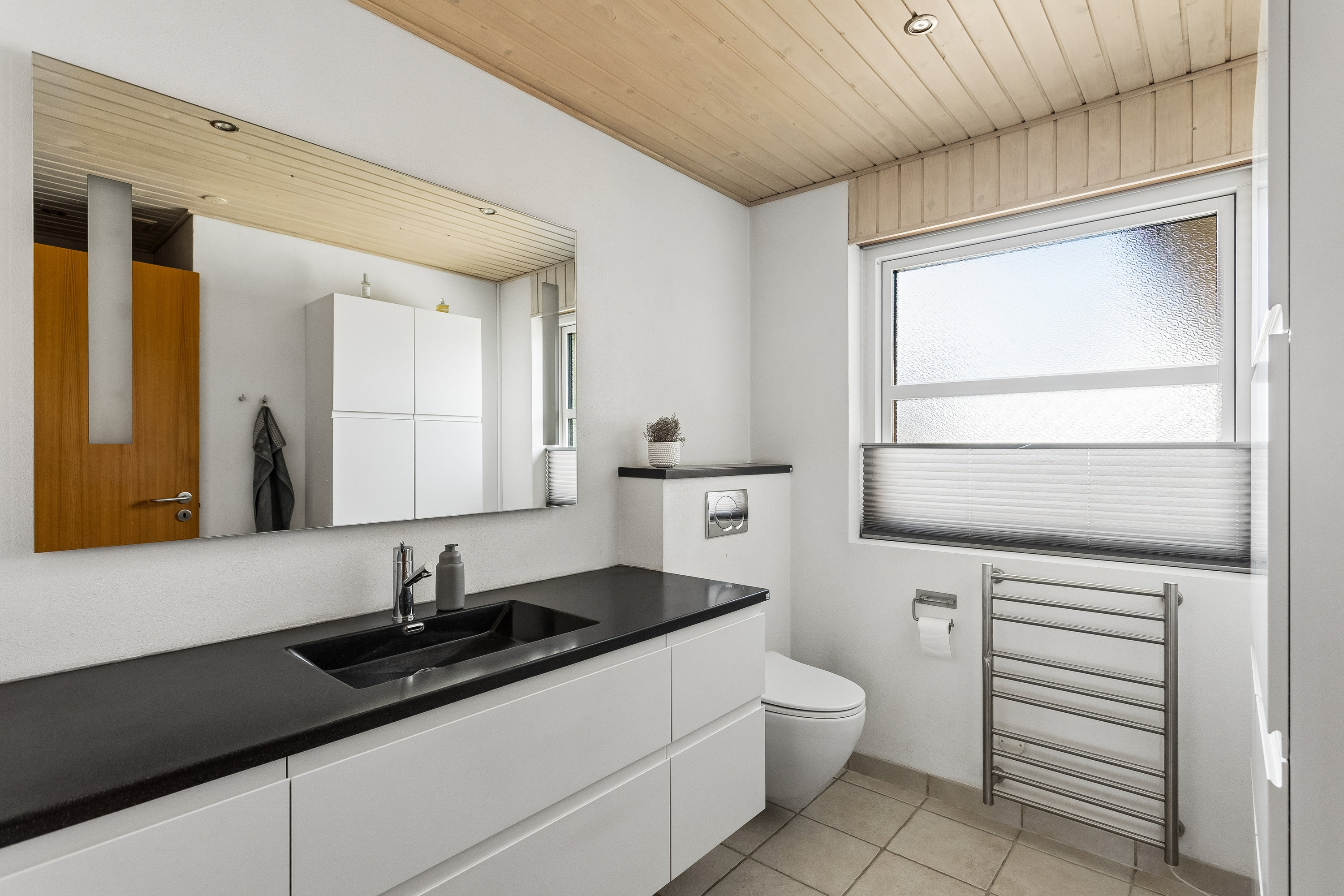 Fremhævet badeværelse billede i fuldskærmstilstand. Billede af Vedbendvej 8, Mejdal, 7500 Holstebro