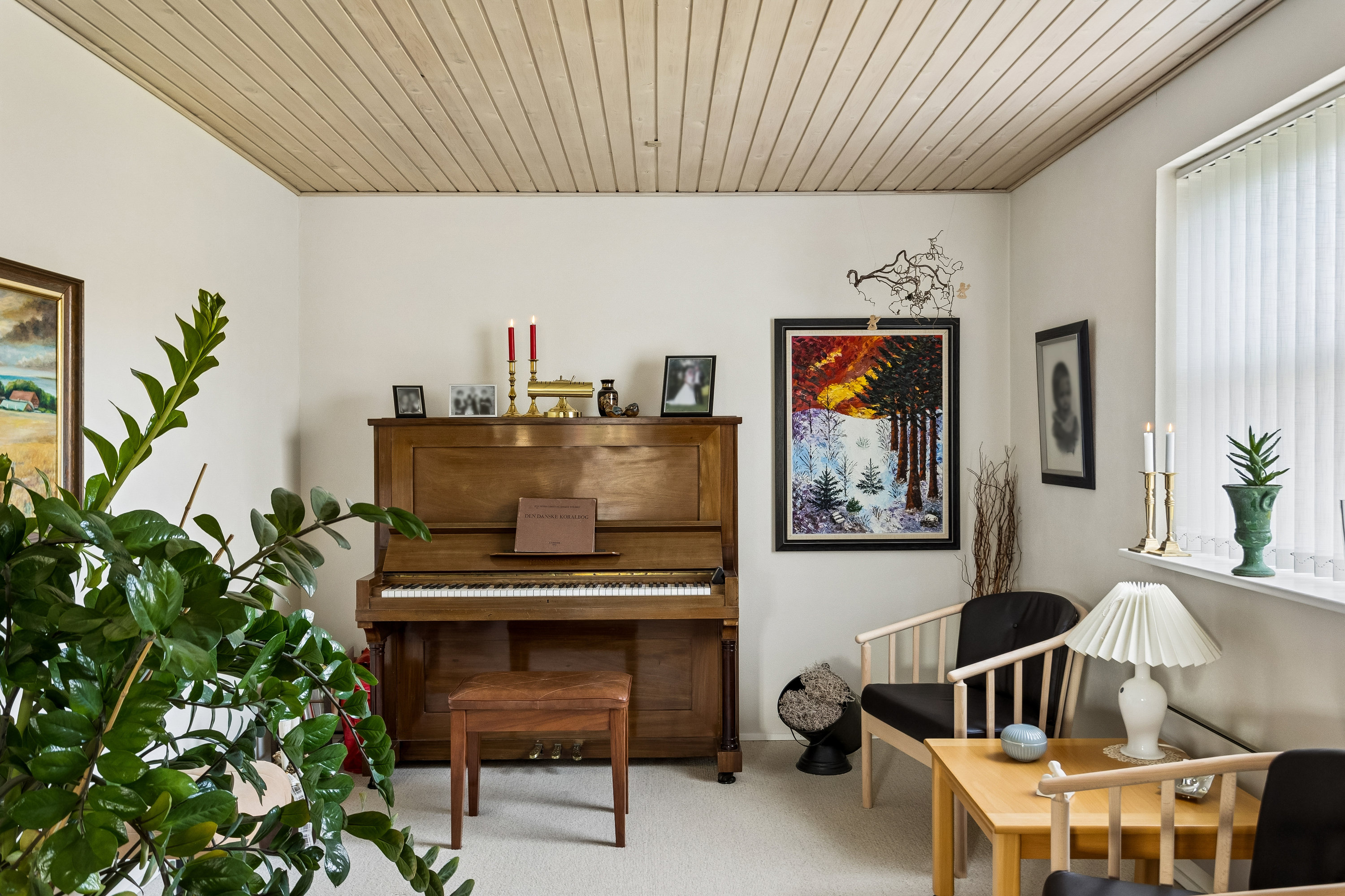 Fremhævet stue billede i fuldskærmstilstand. Billede af Vedbendvej 8, Mejdal, 7500 Holstebro